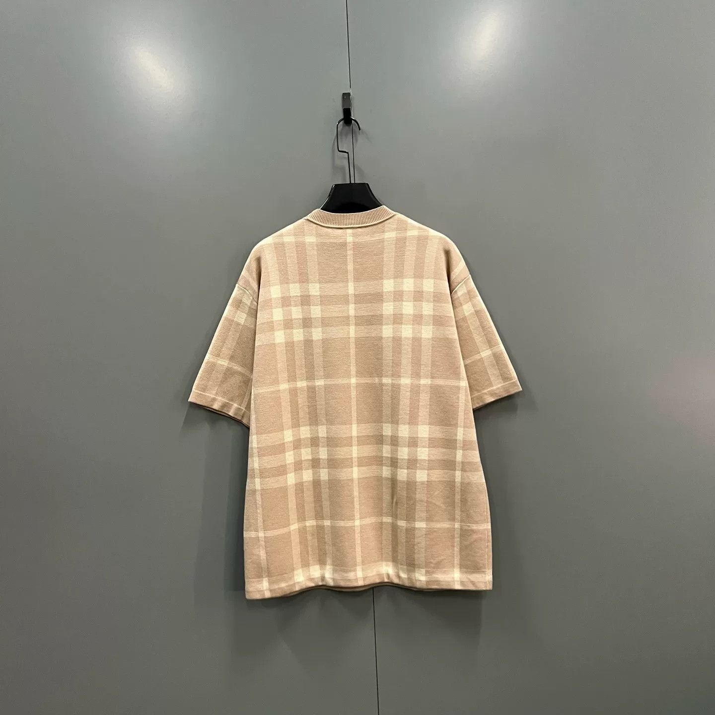 Burberry Burberry Check Print Wool Silk Knit T-Shirt Size L Size US L / EU 52-54 / 3 - 3 Thumbnail