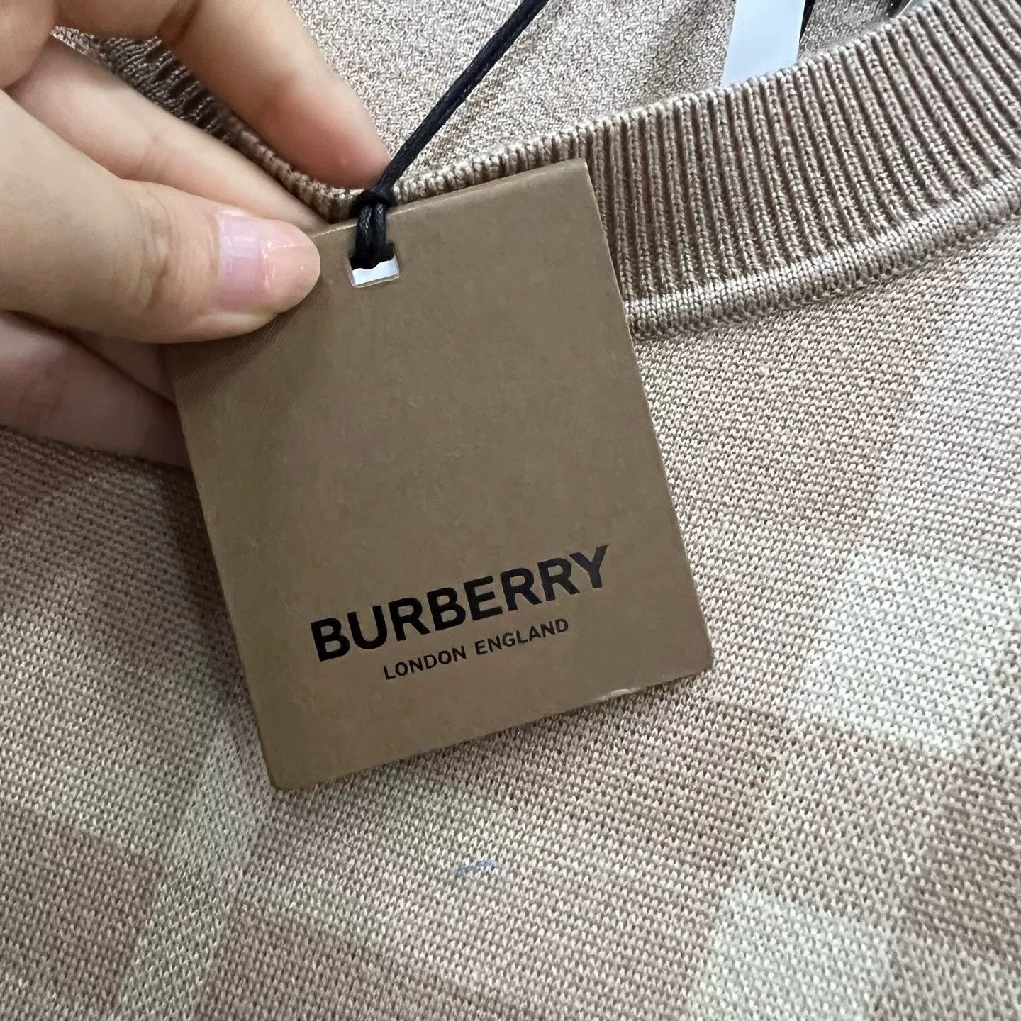 Burberry Burberry Check Print Wool Silk Knit T-Shirt Size L Size US L / EU 52-54 / 3 - 5 Thumbnail