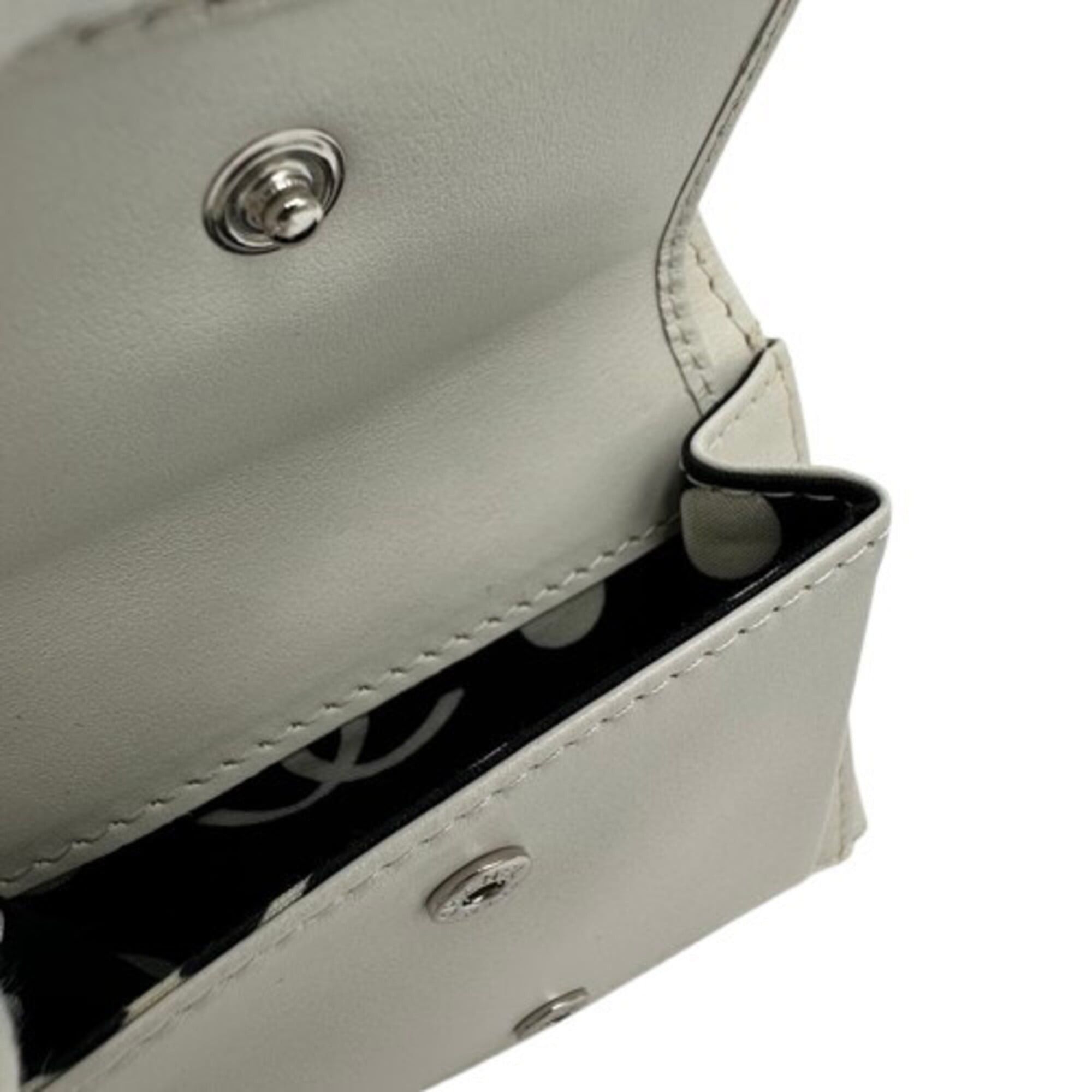 Chanel Chanel folding wallet, caviar leather, white, matelassé, compact wallet Size ONE SIZE - 7 Thumbnail