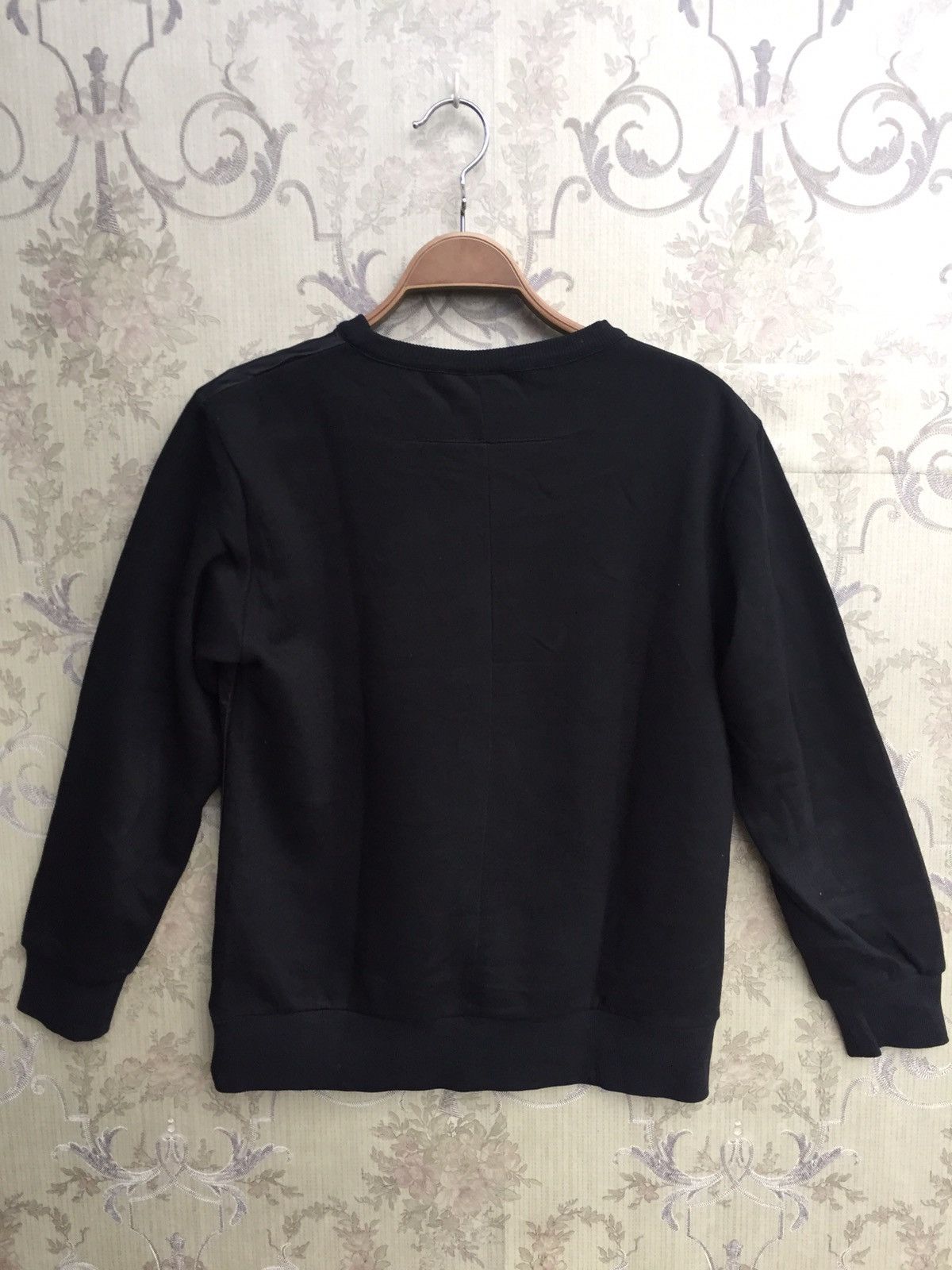 Givenchy Mary crewneck Size US L / EU 52-54 / 3 - 2 Thumbnail