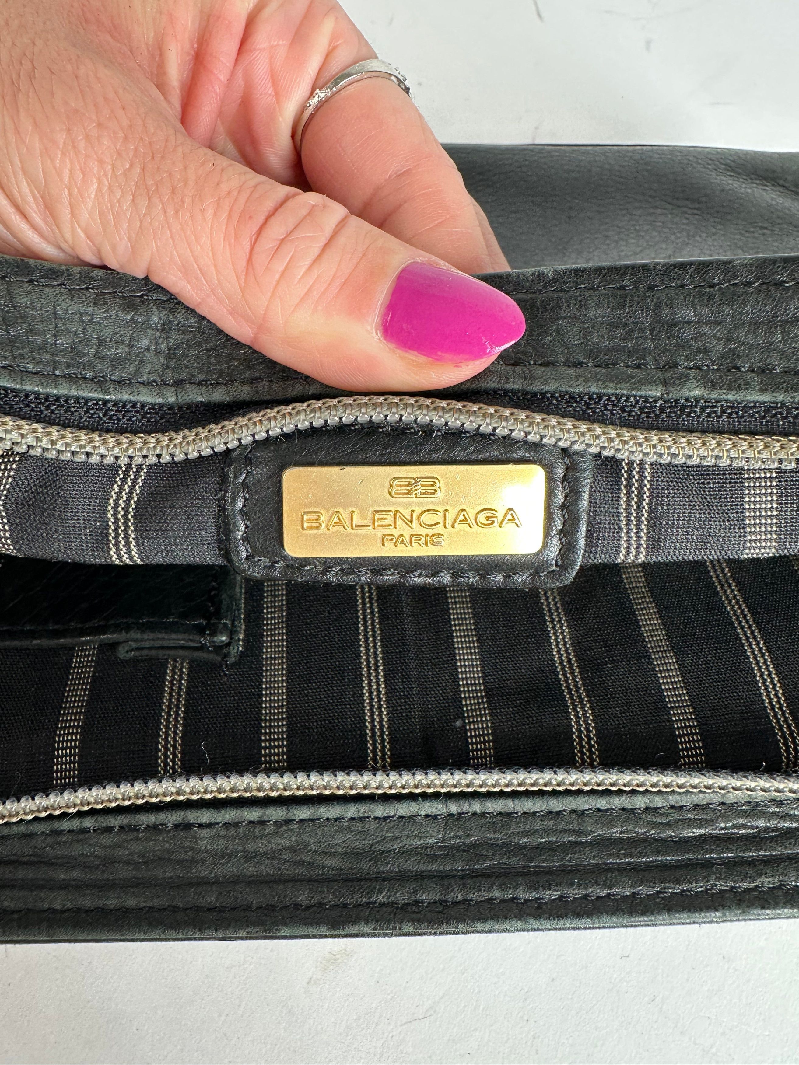 Balenciaga Vintage BB Logo Leather Wristlet Pouch Black Size ONE SIZE - 6 Thumbnail
