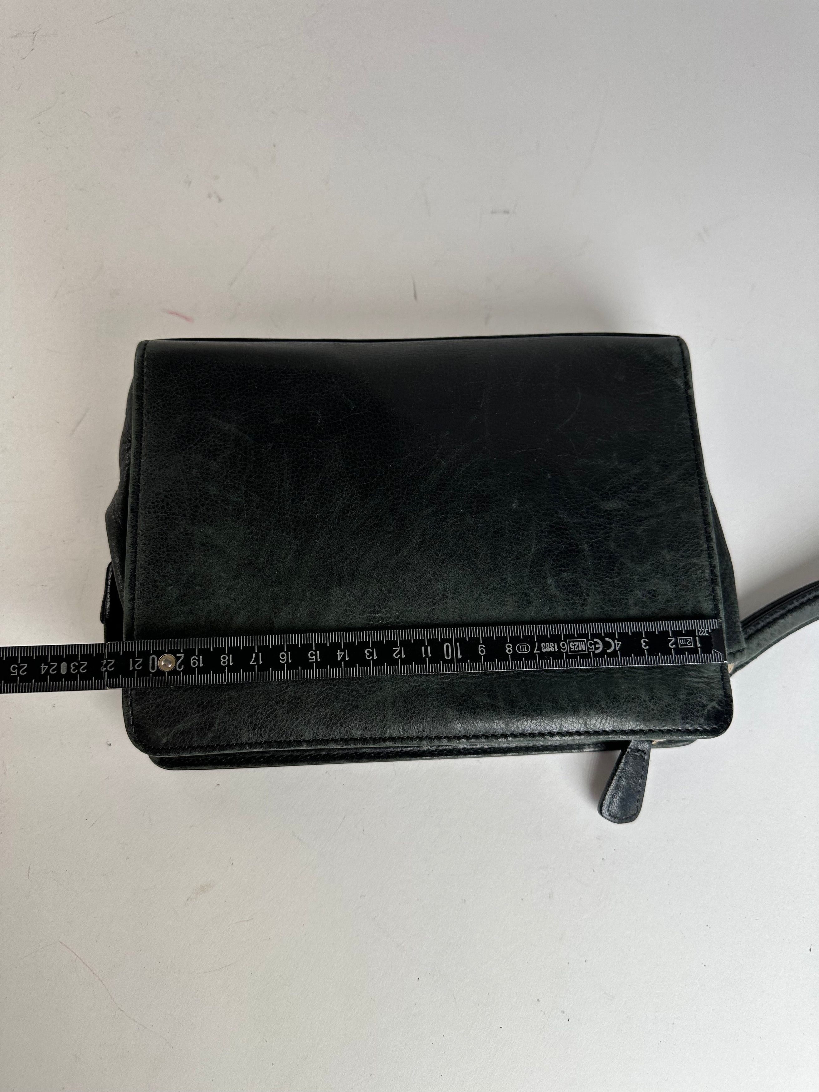 Balenciaga Vintage BB Logo Leather Wristlet Pouch Black Size ONE SIZE - 13 Thumbnail