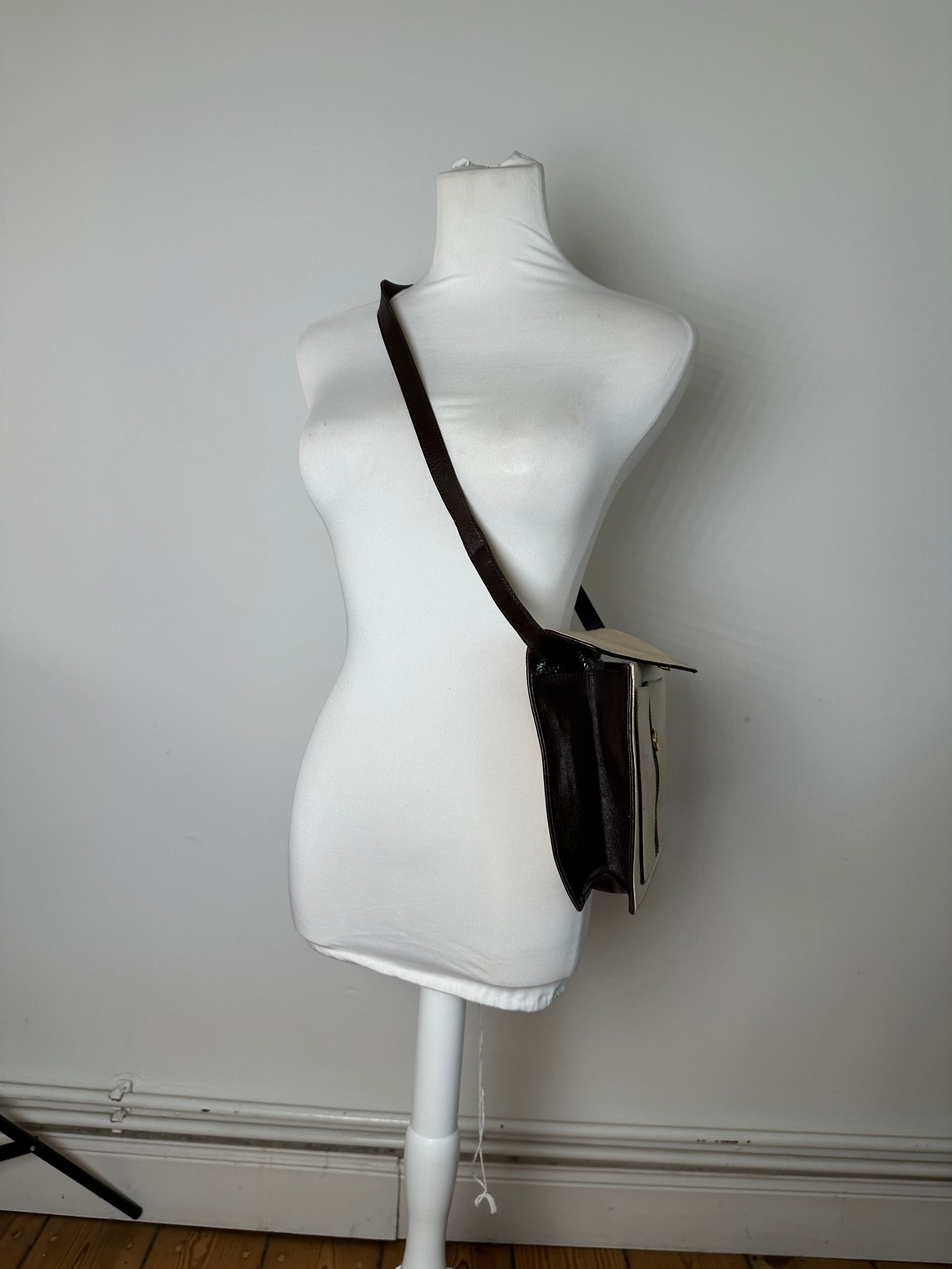 Yves Saint Laurent Vintage Canvas Envelope Shoulder Bag Beige Size ONE SIZE - 8 Thumbnail