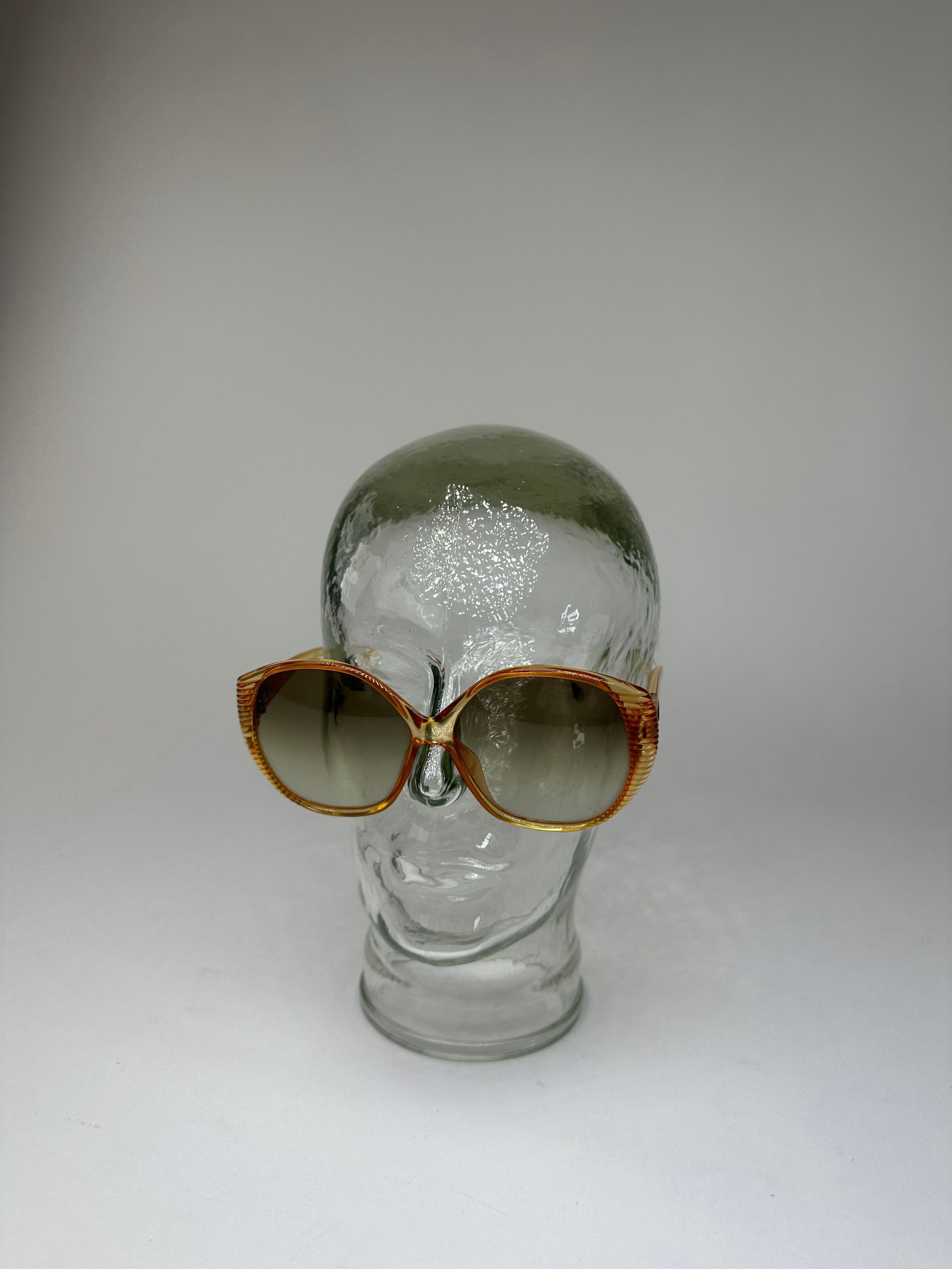 Dior Vintage Butterfly Overd Sunglasses Model 2061 Amber Size ONE SIZE - 11 Thumbnail