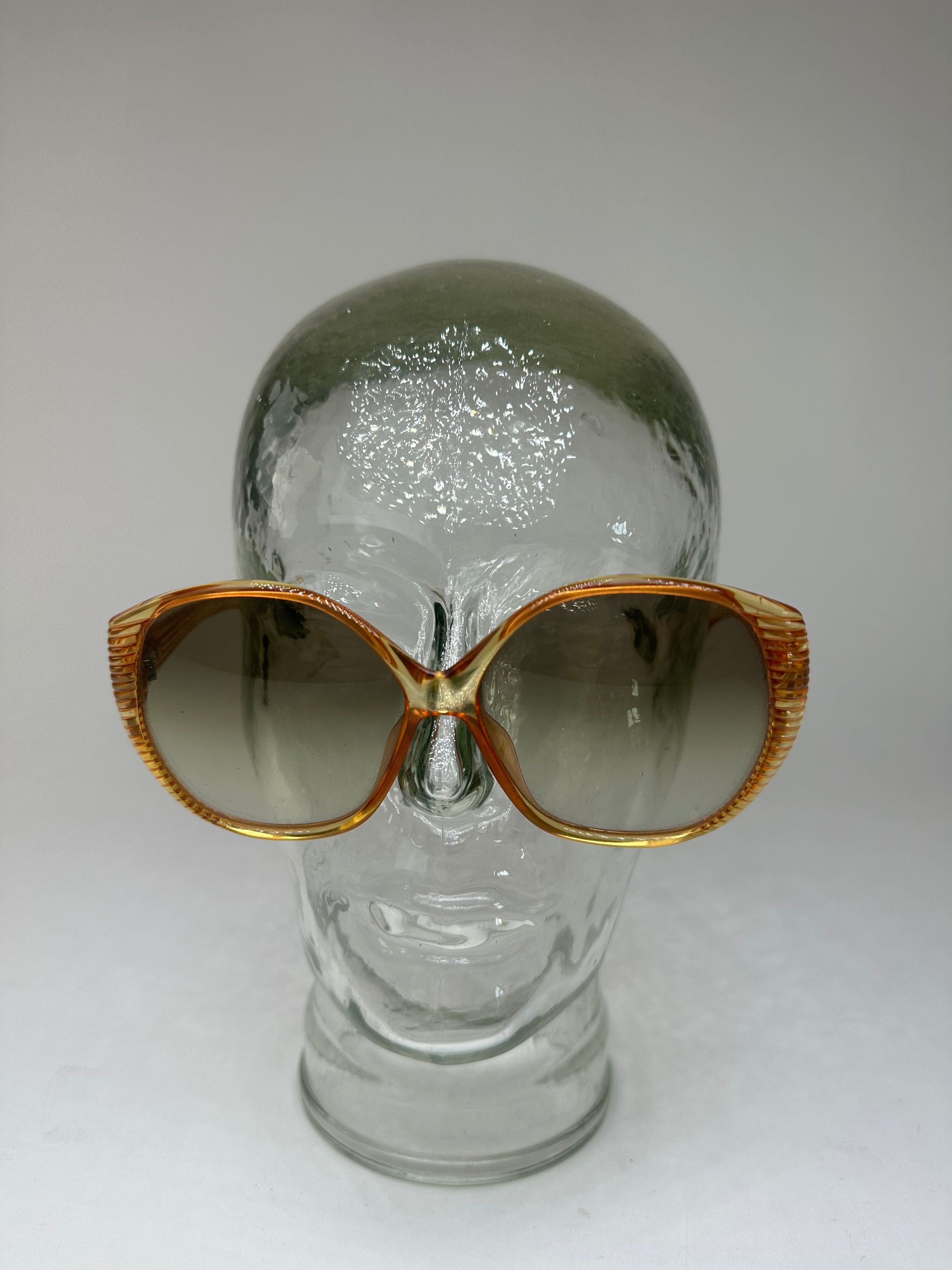 Dior Vintage Butterfly Overd Sunglasses Model 2061 Amber Size ONE SIZE - 3 Thumbnail