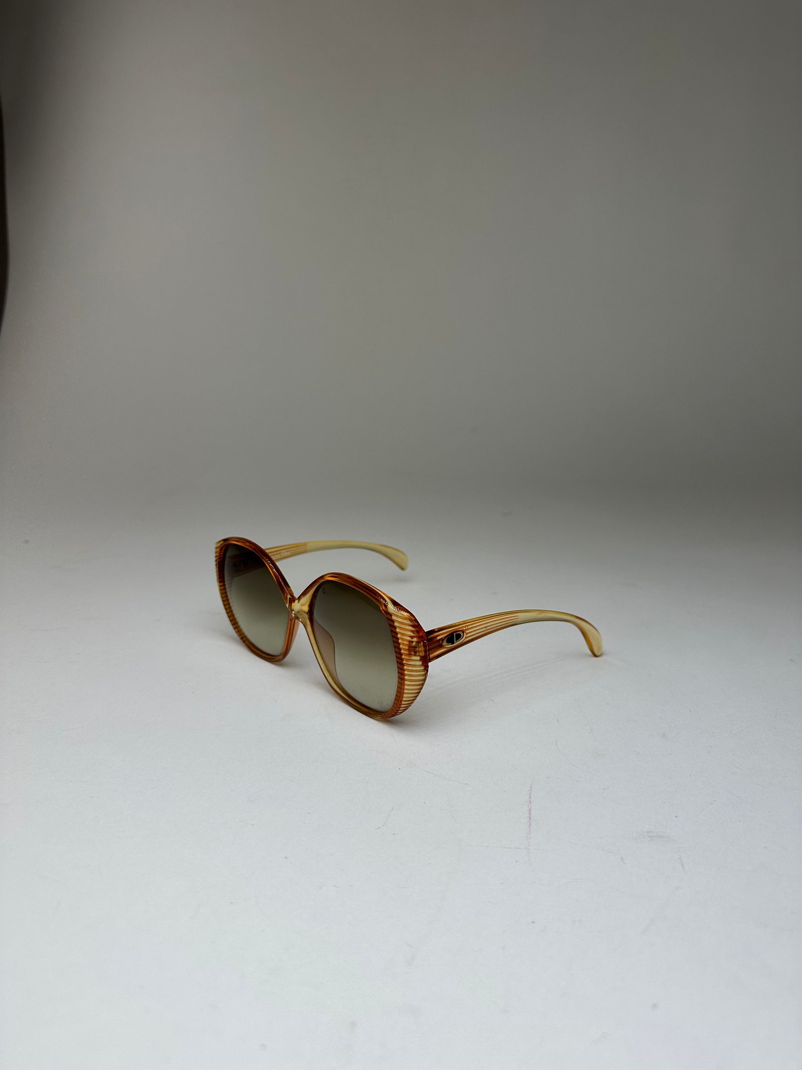 Dior Vintage Butterfly Overd Sunglasses Model 2061 Amber Size ONE SIZE - 13 Thumbnail