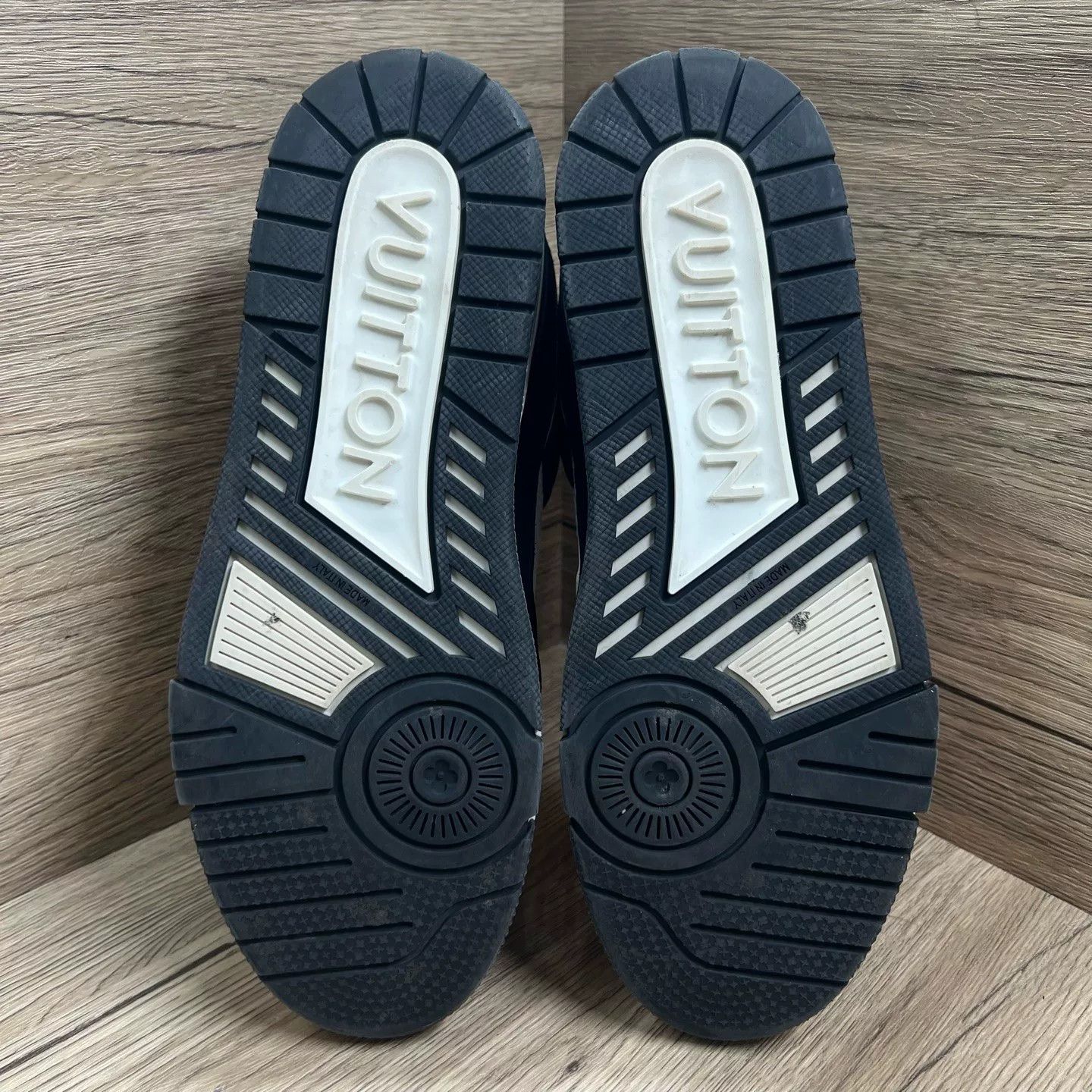 Louis Vuitton Louis Vuitton Black White Denim Trainer Sneakers US 8 Size US 8 / EU 41 - 7 Thumbnail
