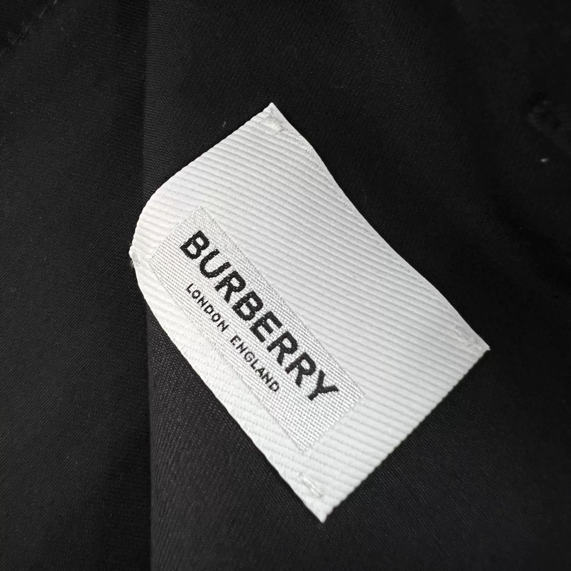 Burberry Burberry Solid Straight Chino Shorts EU 46 Size US 30 / EU 46 - 4 Thumbnail