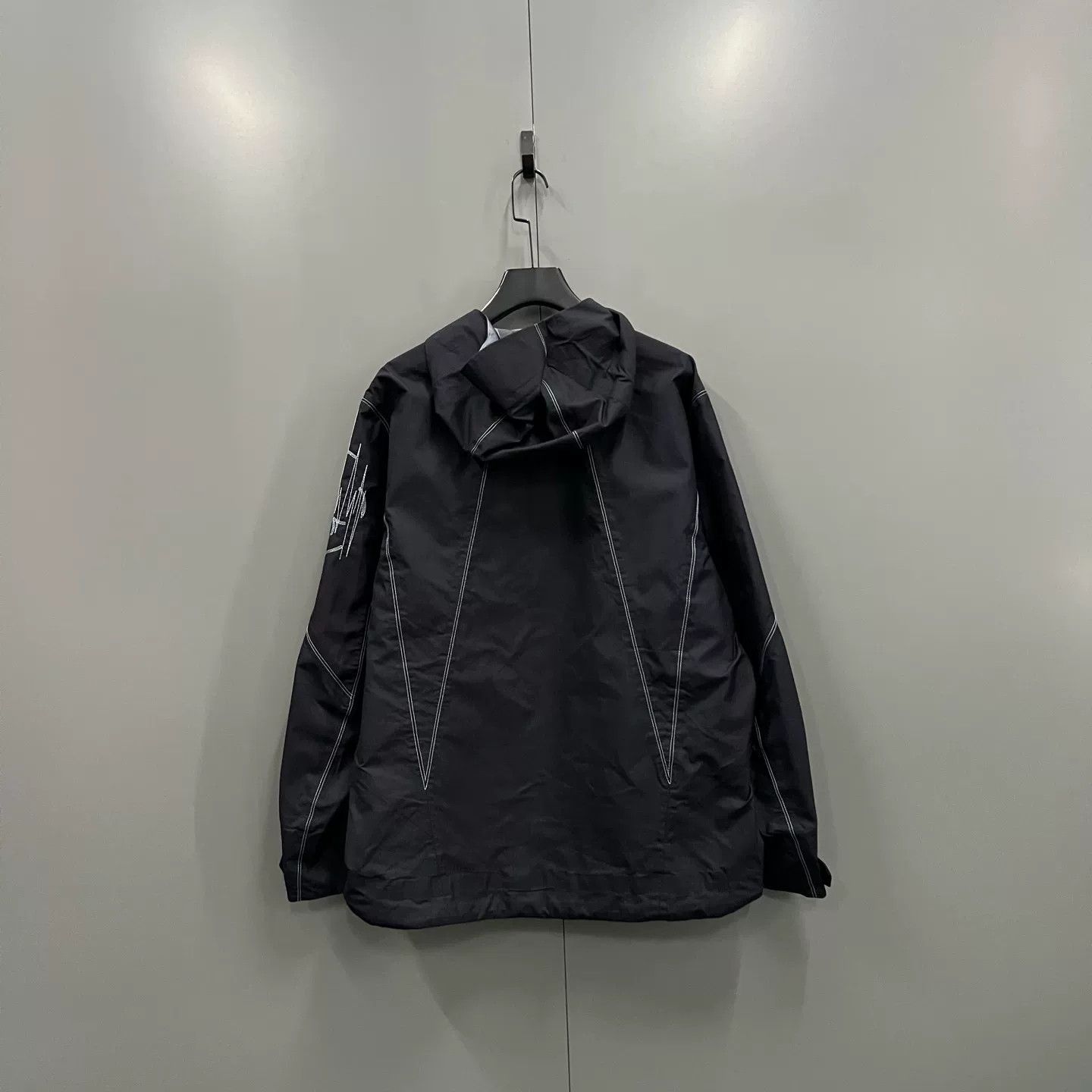 Louis Vuitton Louis Vuitton Lv Frequency Embroidered Jacket Size 52 Size US L / EU 52-54 / 3 - 3 Thumbnail