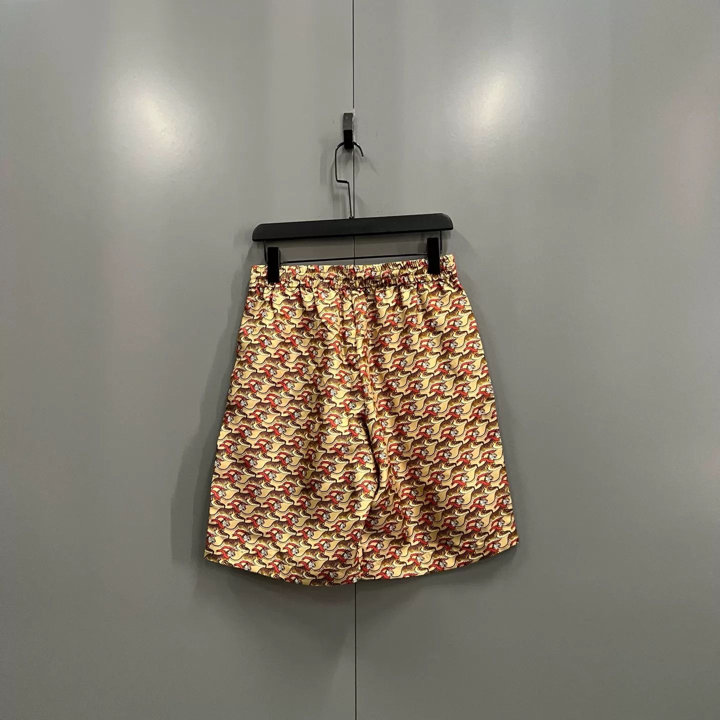 Burberry Burberry Tiger Print Silk Shorts XS Size US 28 / EU 44 - 3 Thumbnail