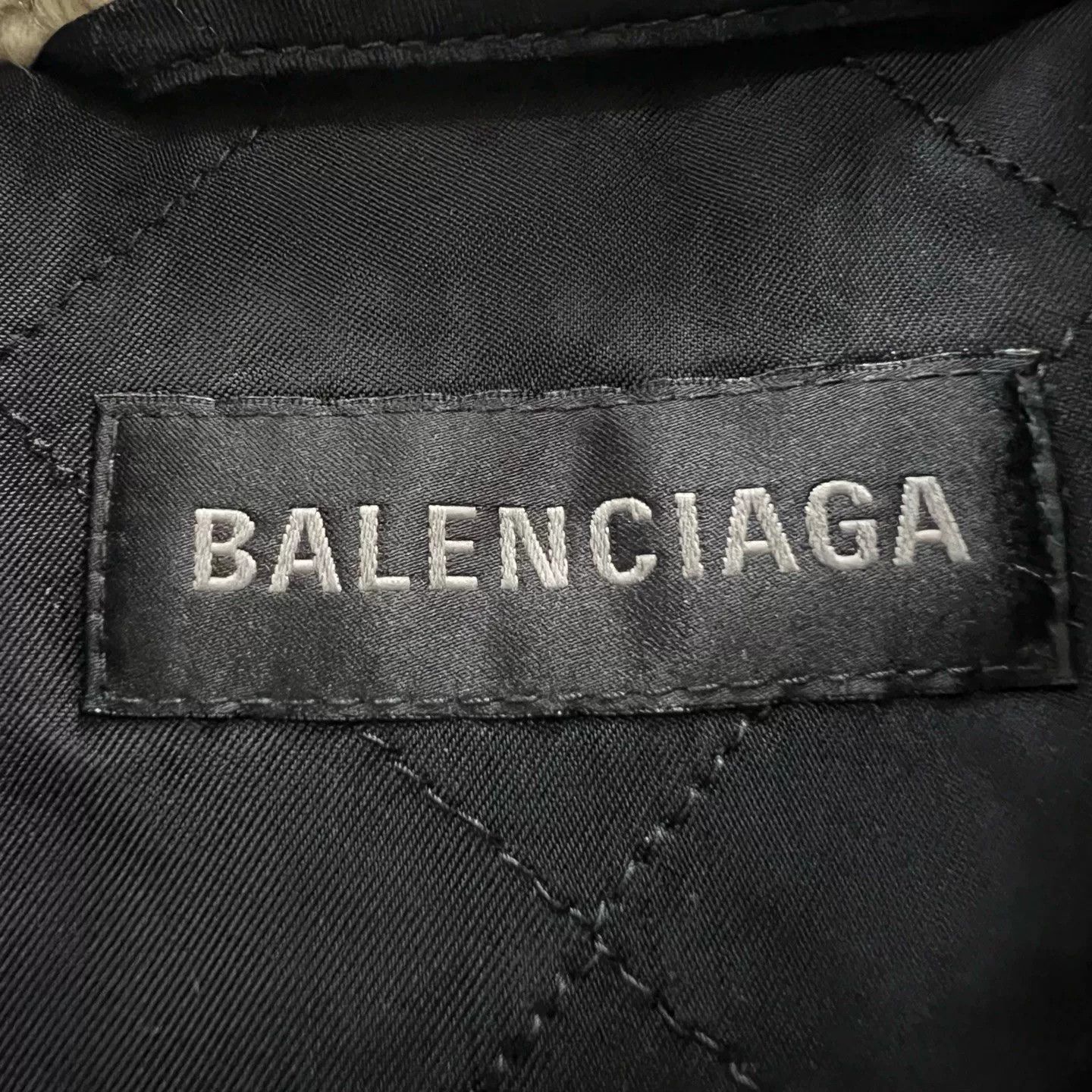 Balenciaga Balenciaga All-Over Logo Fleece Jacket FR 34 Size XS / US 0-2 / IT 36-38 - 4 Thumbnail