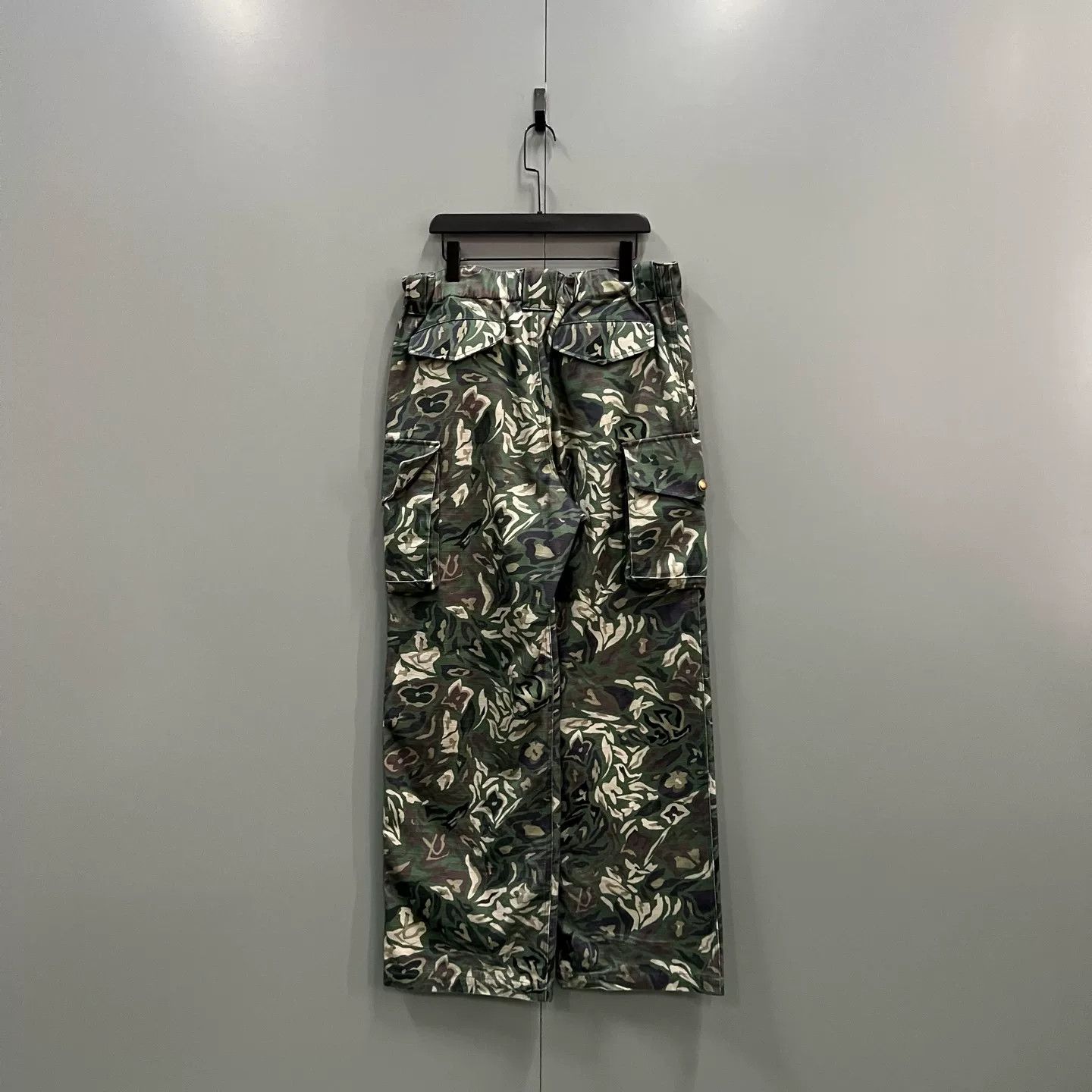 Louis Vuitton Louis Vuitton x Nigo Camo Pocket Cargo Pants 36 Size US 36 / EU 52 - 3 Thumbnail