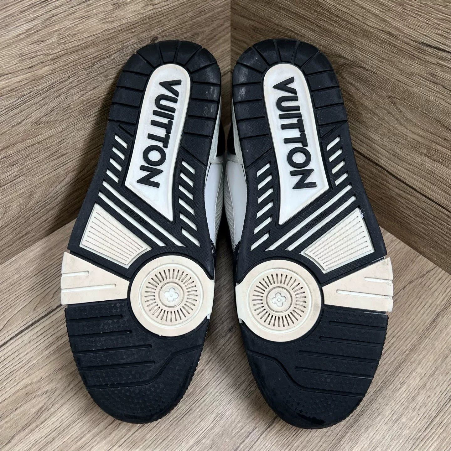 Louis Vuitton Louis Vuitton Monogram Denim Trainer Sneakers 41 Size US 8 / EU 41 - 7 Thumbnail
