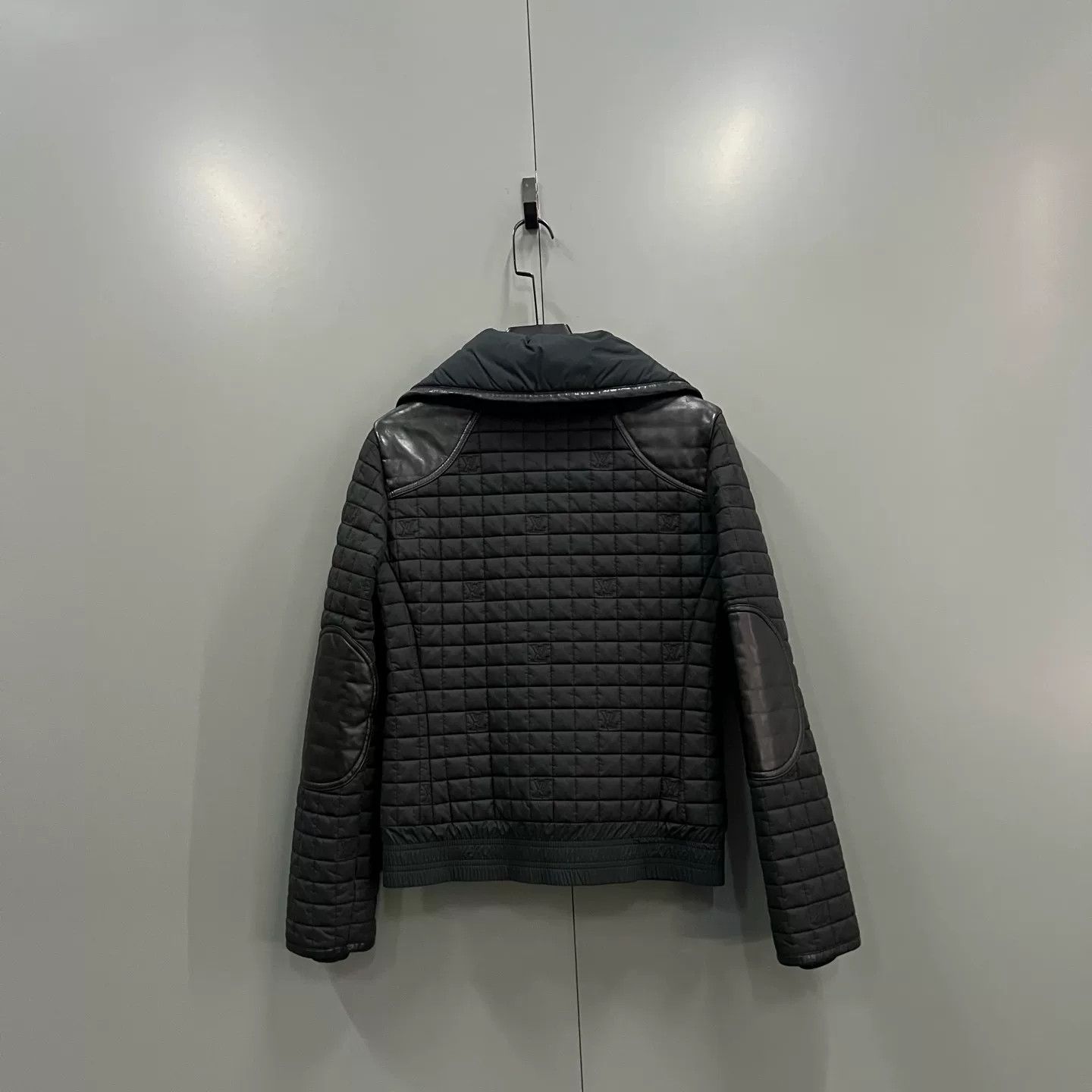 Louis Vuitton Louis Vuitton Quilted Lambskin Trim Jacket 34 Size XS / US 0-2 / IT 36-38 - 3 Thumbnail
