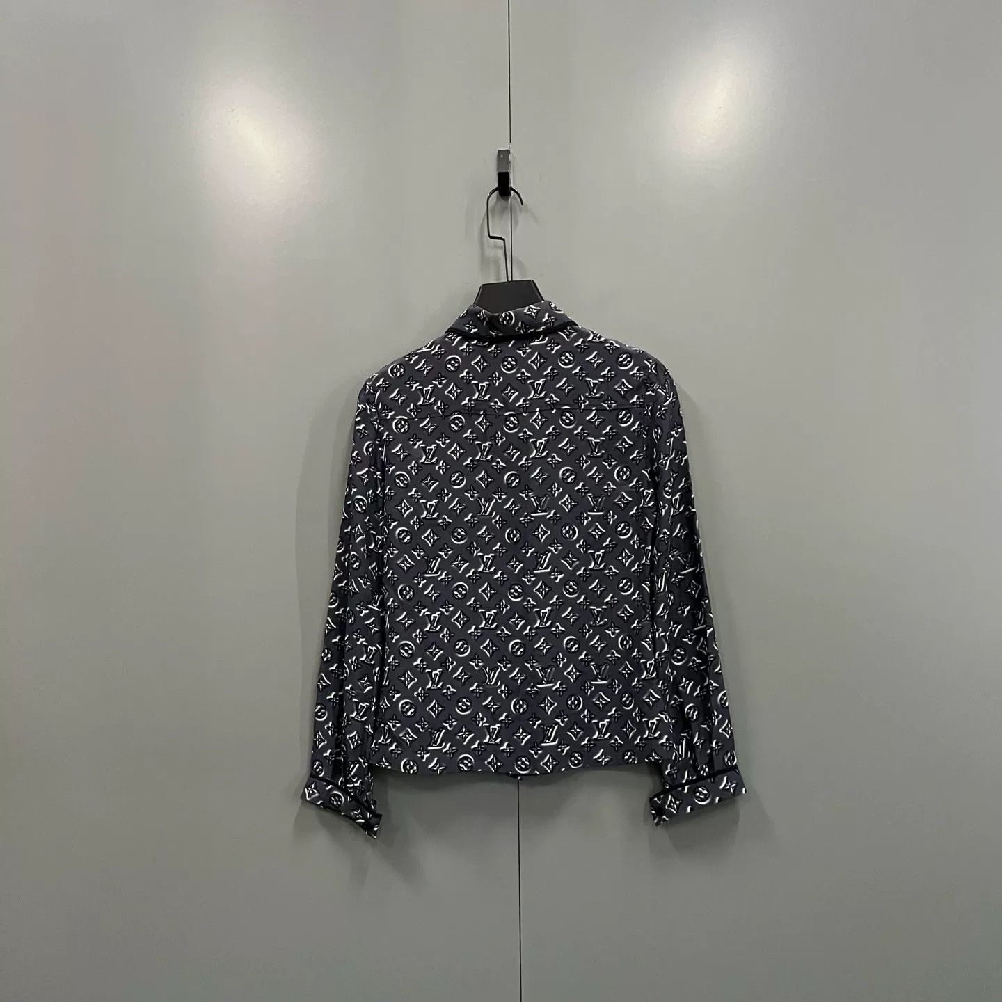 Louis Vuitton Louis Vuitton Monogram Logo Button Up Shirt 34 Size XS / US 0-2 / IT 36-38 - 3 Thumbnail