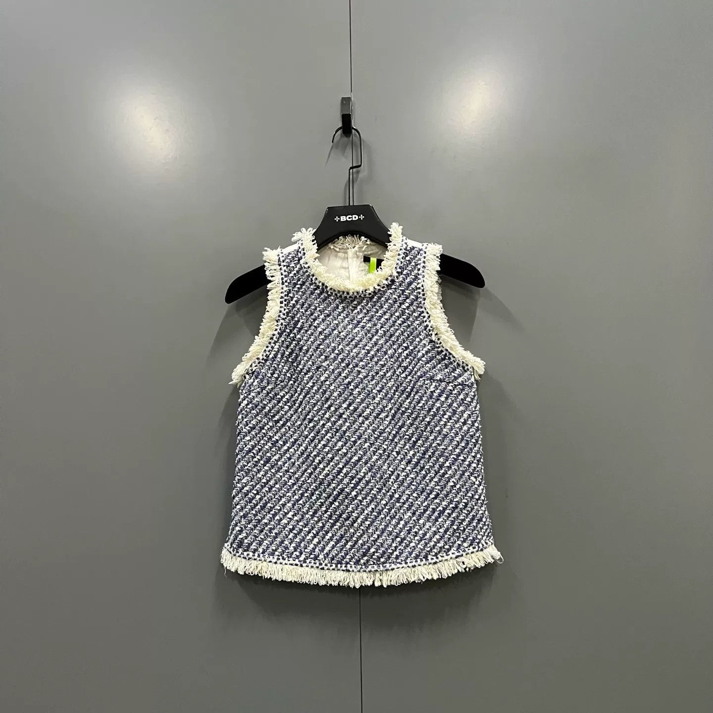 Louis Vuitton Louis Vuitton Fringe Tweed Tank Top 34 Size XS / US 0-2 / IT 36-38 - 2 Thumbnail