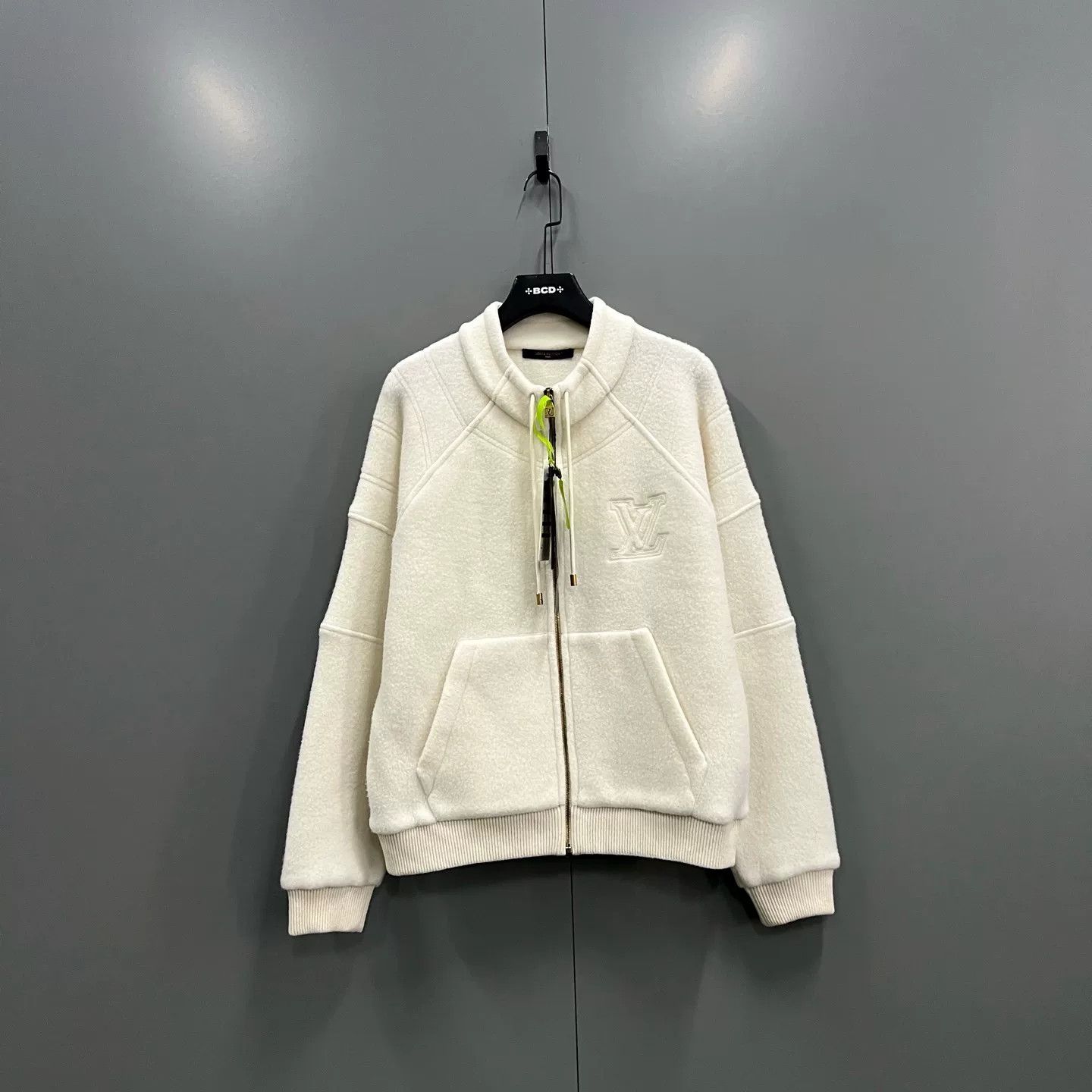 Louis Vuitton Louis Vuitton 25S Quilted Wool Embossed Logo Jacket M Size US M / EU 48-50 / 2 - 2 Thumbnail