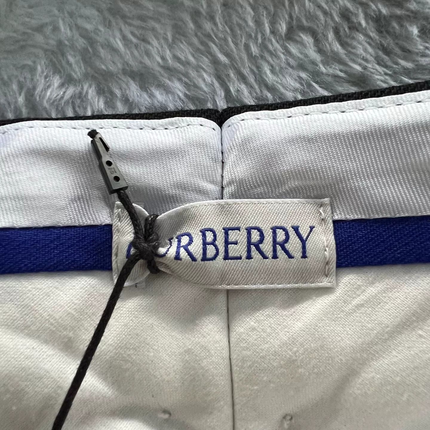 Burberry Burberry Virgin Wool Trousers 30 Size US 30 / EU 46 - 4 Thumbnail