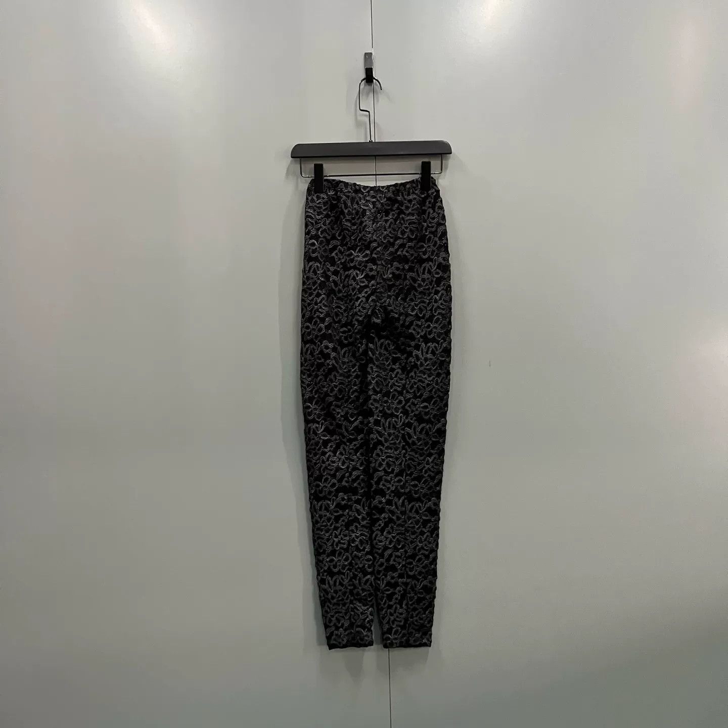 Louis Vuitton Louis Vuitton Floral Lace Pants FR 38 Size 27" / US 4 / IT 40 - 3 Thumbnail