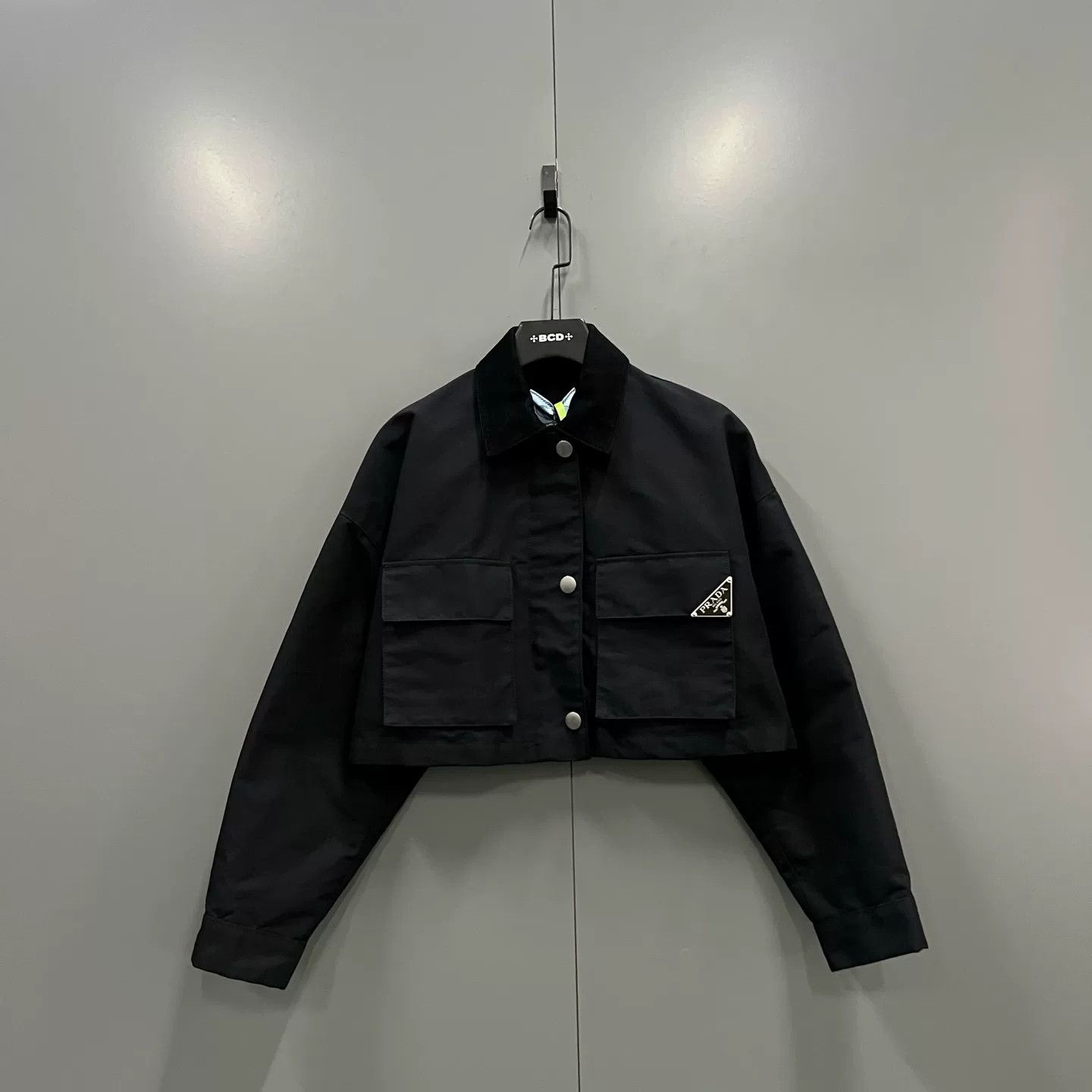 Prada Prada Triangle Logo Cropped Jacket Size 38 Size XS / US 0-2 / IT 36-38 - 2 Thumbnail