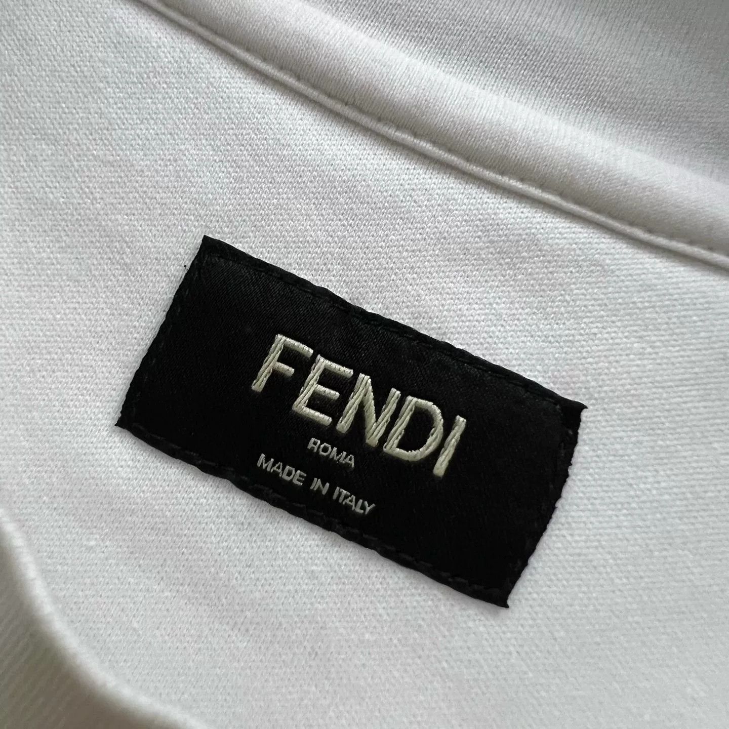 Fendi Fendi Zipped Pocket Logo T-Shirt Size L Size US L / EU 52-54 / 3 - 4 Thumbnail