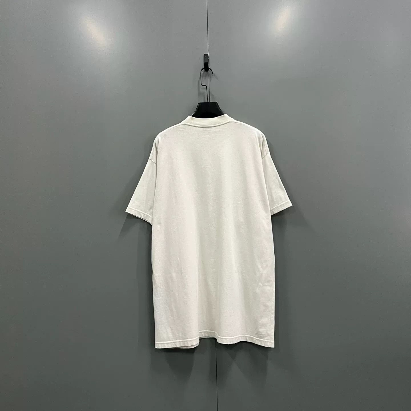 Balenciaga Balenciaga Be Different Apple Logo T-Shirt 2 Size US M / EU 48-50 / 2 - 3 Thumbnail