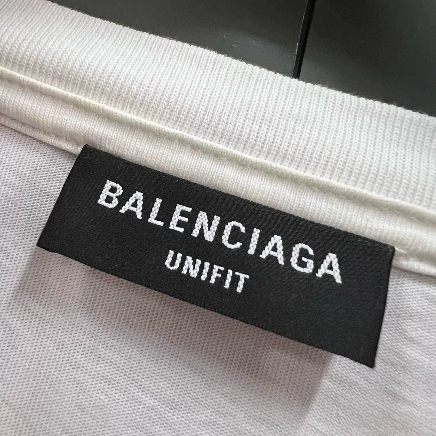 Balenciaga Balenciaga Distressed Red Knit Hoodie Size L Size US L / EU 52-54 / 3 - 4 Thumbnail