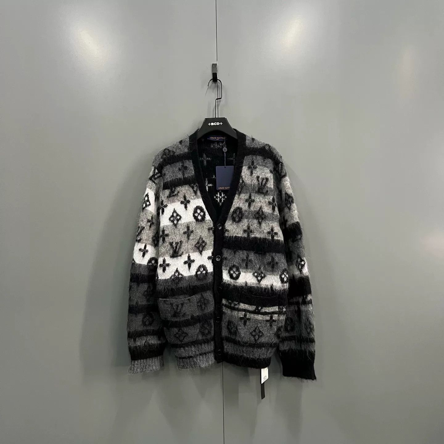 Louis Vuitton Louis Vuitton Monogram Knit Cardigan XXL Size US XXL / EU 58 / 5 - 2 Thumbnail