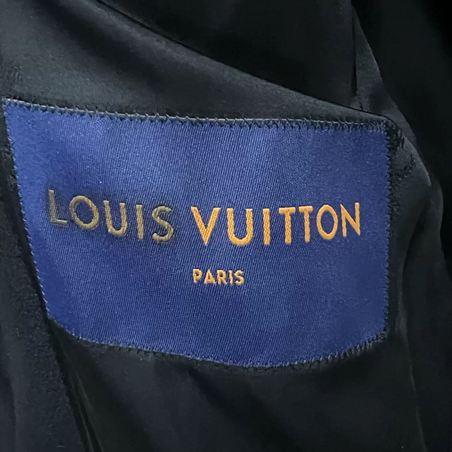 Louis Vuitton Louis Vuitton Embossed Logo Double Breasted Peacoat 46 Size US S / EU 44-46 / 1 - 5 Thumbnail