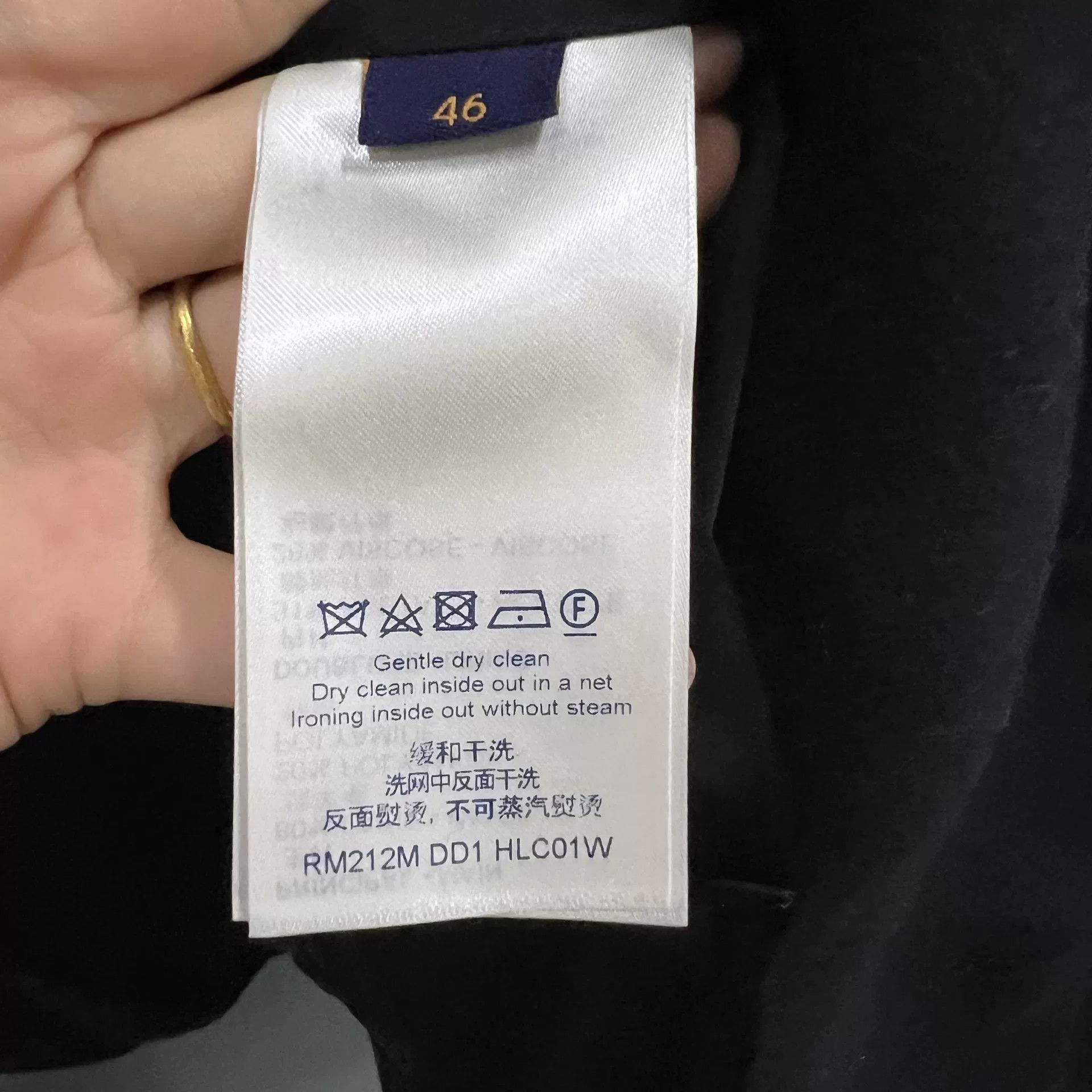 Louis Vuitton Louis Vuitton Embossed Logo Double Breasted Peacoat 46 Size US S / EU 44-46 / 1 - 6 Thumbnail
