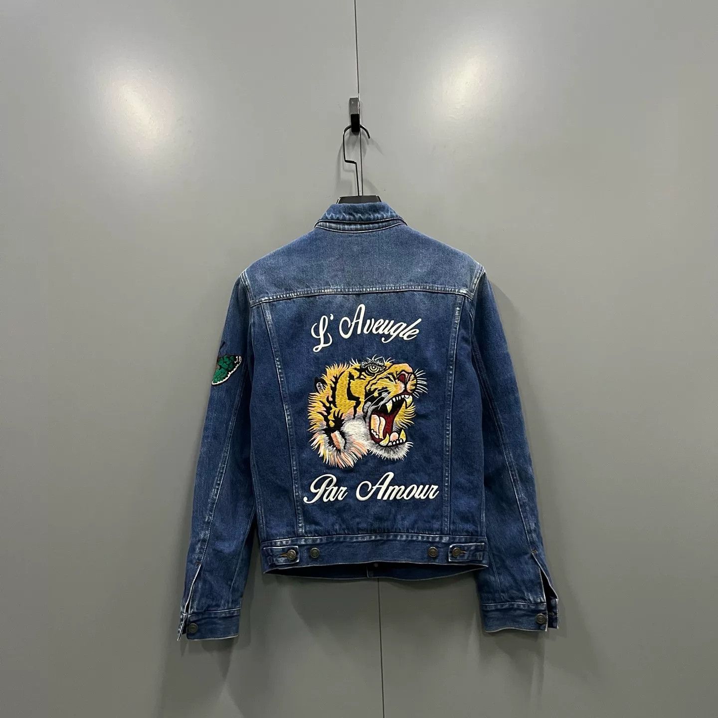 Gucci Gucci Tiger Embroidered L'Aveugle Denim Jacket 44 Size US S / EU 44-46 / 1 - 3 Thumbnail