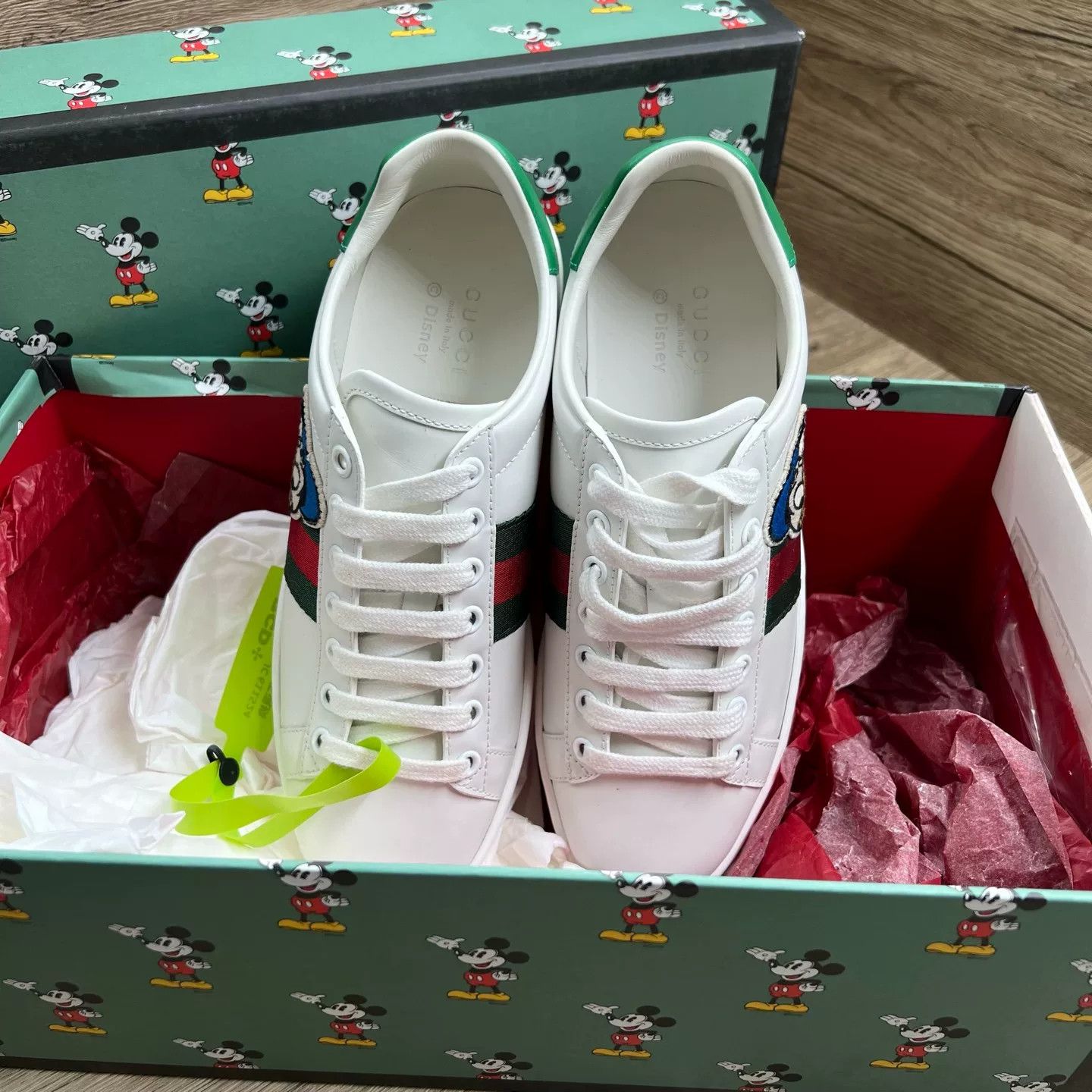 Gucci Gucci x Disney Donald Duck Ace Sneakers 35.5 Size US 5.5 / IT 35.5 - 6 Thumbnail