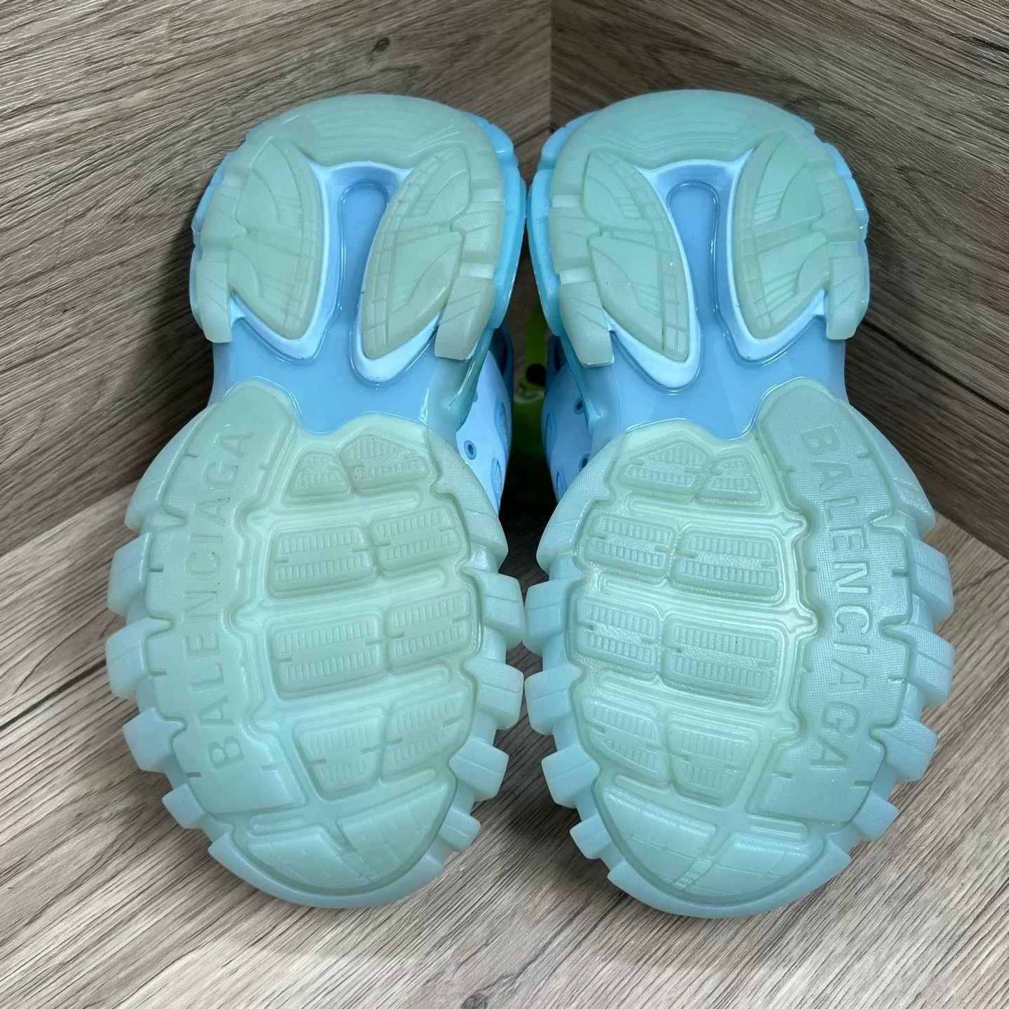 Balenciaga Balenciaga Light Blue Track Sneakers 38 Size US 8 / IT 38 - 7 Thumbnail