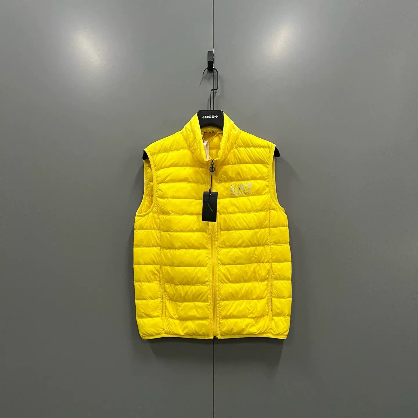 Emporio Armani EA7 Emporio Armani Yellow Padded Down Vest Size M Size US M / EU 48-50 / 2 - 2 Thumbnail