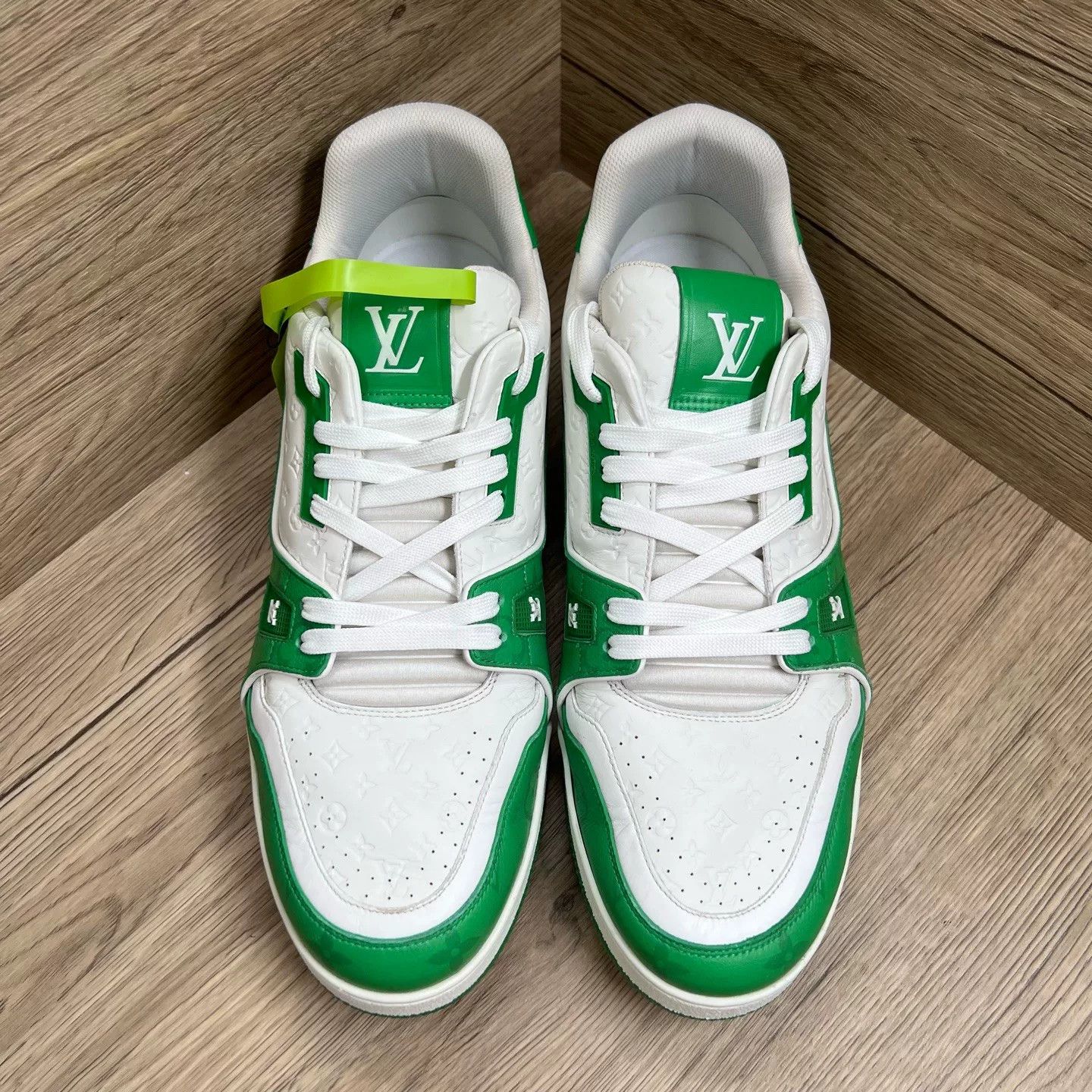 Louis Vuitton Louis Vuitton Monogram Trainer Sneakers White Green Size 13 Size US 13 / EU 46 - 4 Thumbnail