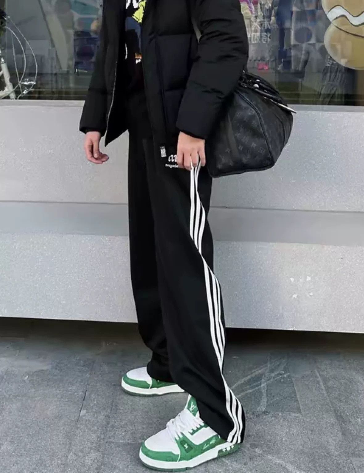 Louis Vuitton Louis Vuitton Monogram Trainer Sneakers White Green Size 13 Size US 13 / EU 46 - 3 Thumbnail