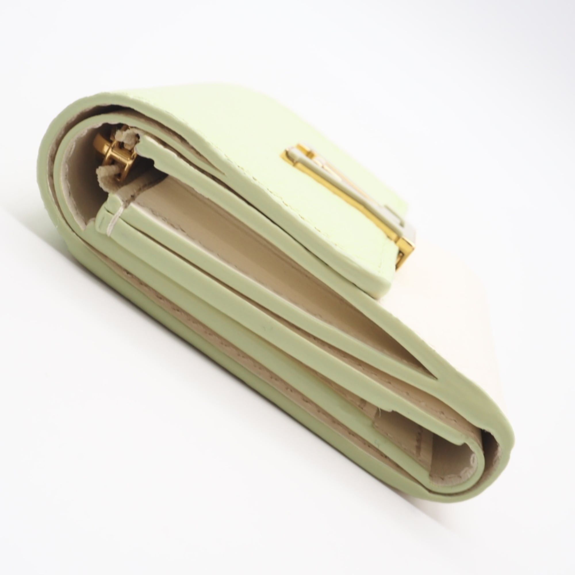 Louis Vuitton Louis Vuitton Taurillon Portefeuille Capucines XS Nato Green M82475 Tri-fold Wallet White Leather Women's Size ONE SIZE - 6 Thumbnail