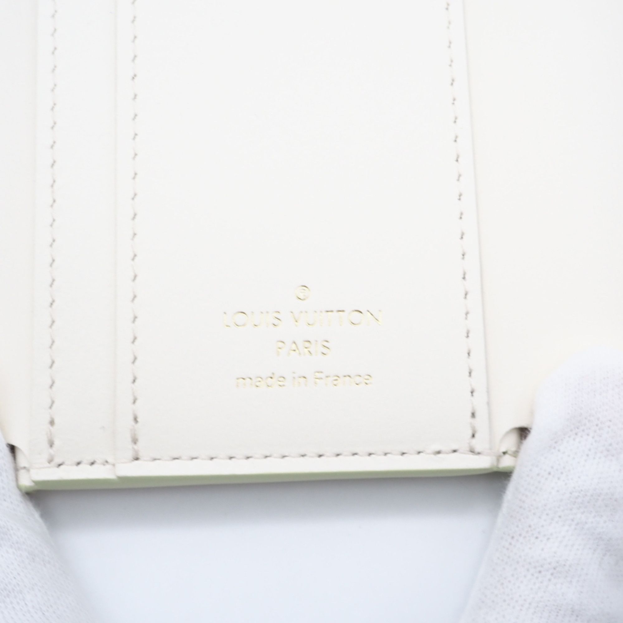 Louis Vuitton Louis Vuitton Taurillon Portefeuille Capucines XS Nato Green M82475 Tri-fold Wallet White Leather Women's Size ONE SIZE - 14 Thumbnail