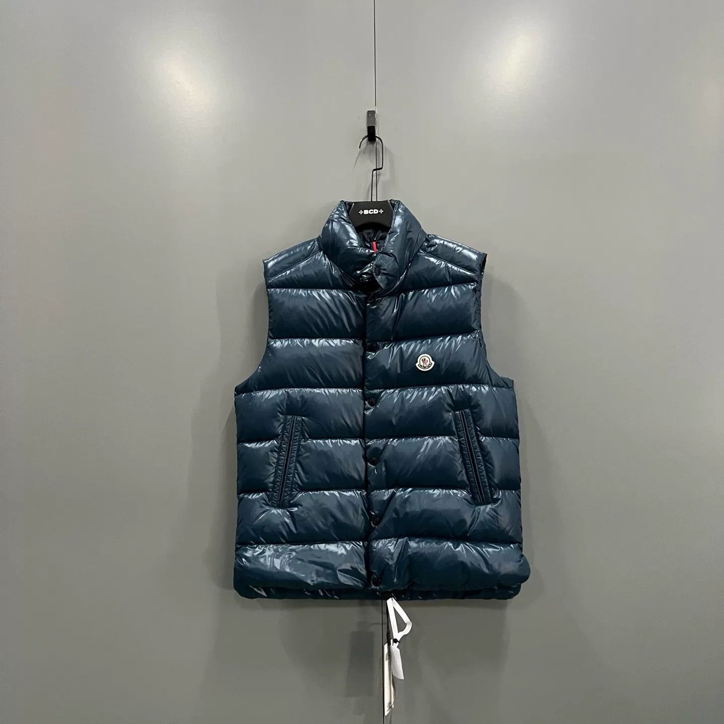 Moncler Moncler Tibb Shiny Down Gilet Size 4 Size US XL / EU 56 / 4 - 2 Thumbnail
