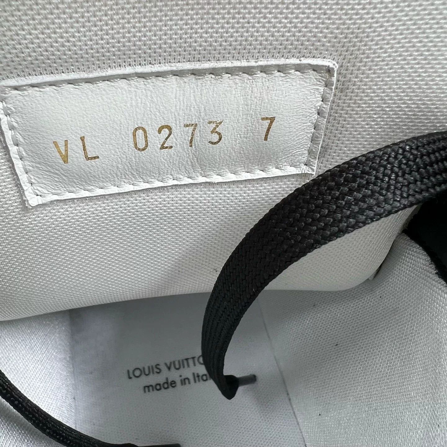 Louis Vuitton Louis Vuitton Black White Trainer Sneakers EU 41 Size US 8 / EU 41 - 8 Thumbnail