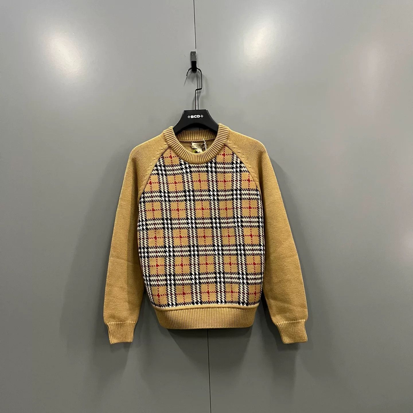 Burberry Burberry Check Jacquard Merino Wool Sweater M Size M / US 6-8 / IT 42-44 - 2 Thumbnail