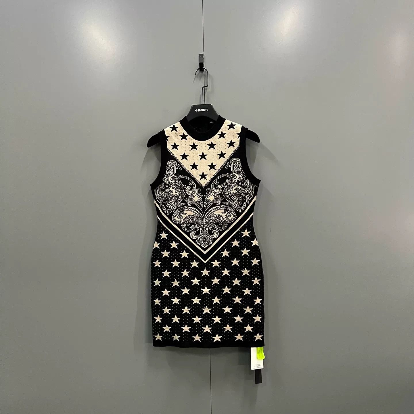 Balmain Balmain Star Print Knit Mini Dress 42 Size M / US 6-8 / IT 42-44 - 2 Thumbnail