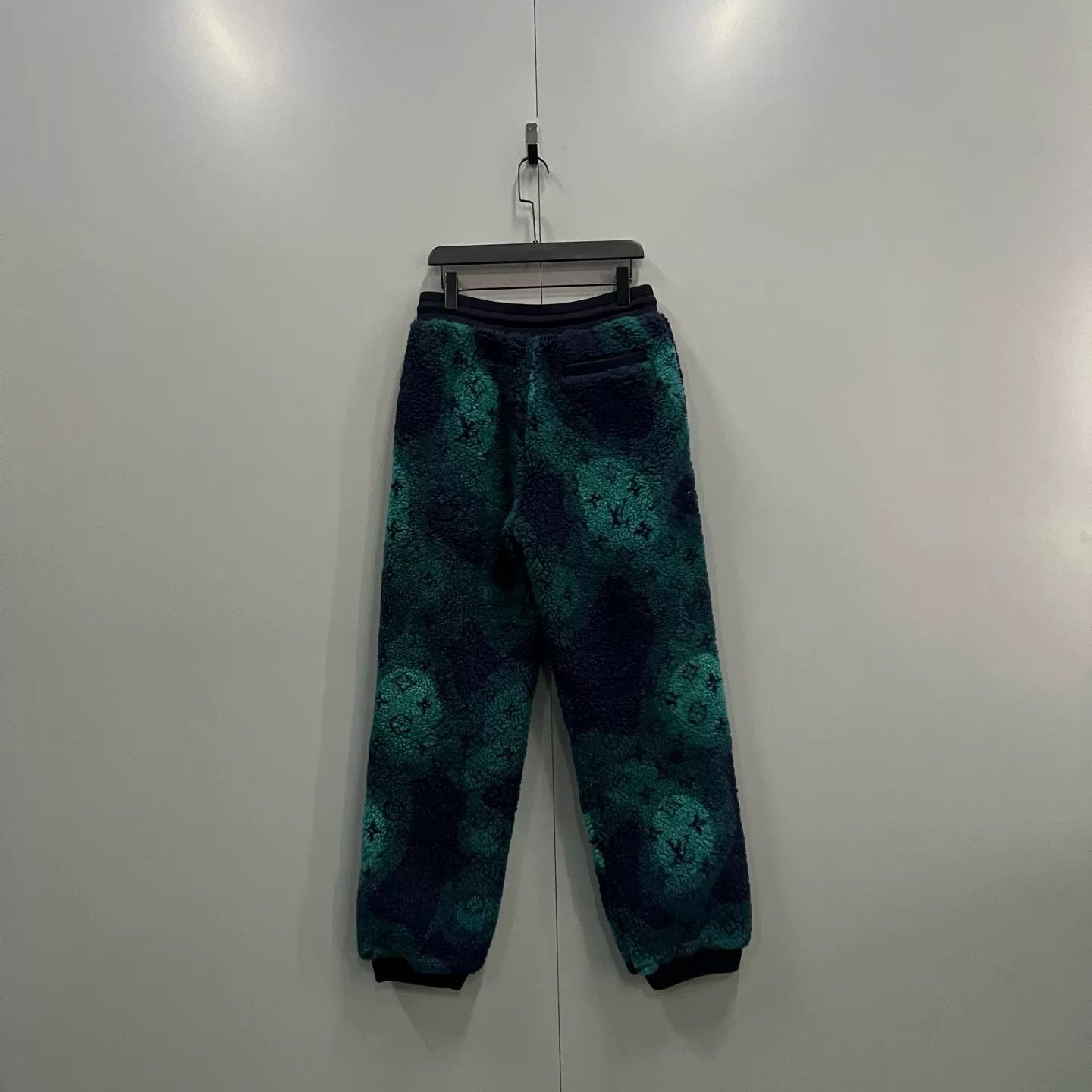 Louis Vuitton Louis Vuitton Monogram Camo Fleece Sweatpants L Size US 34 / EU 50 - 3 Thumbnail