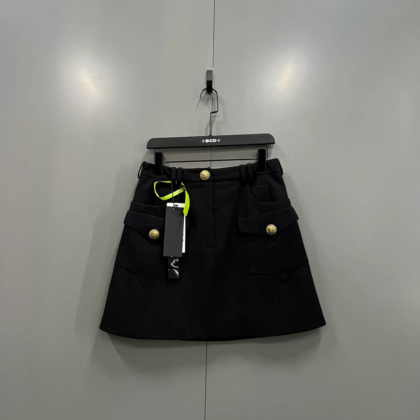 Balmain Balmain Gold Button Wool Mini Skirt Size 40 Size 28" / US 6 / IT 42 - 2 Thumbnail