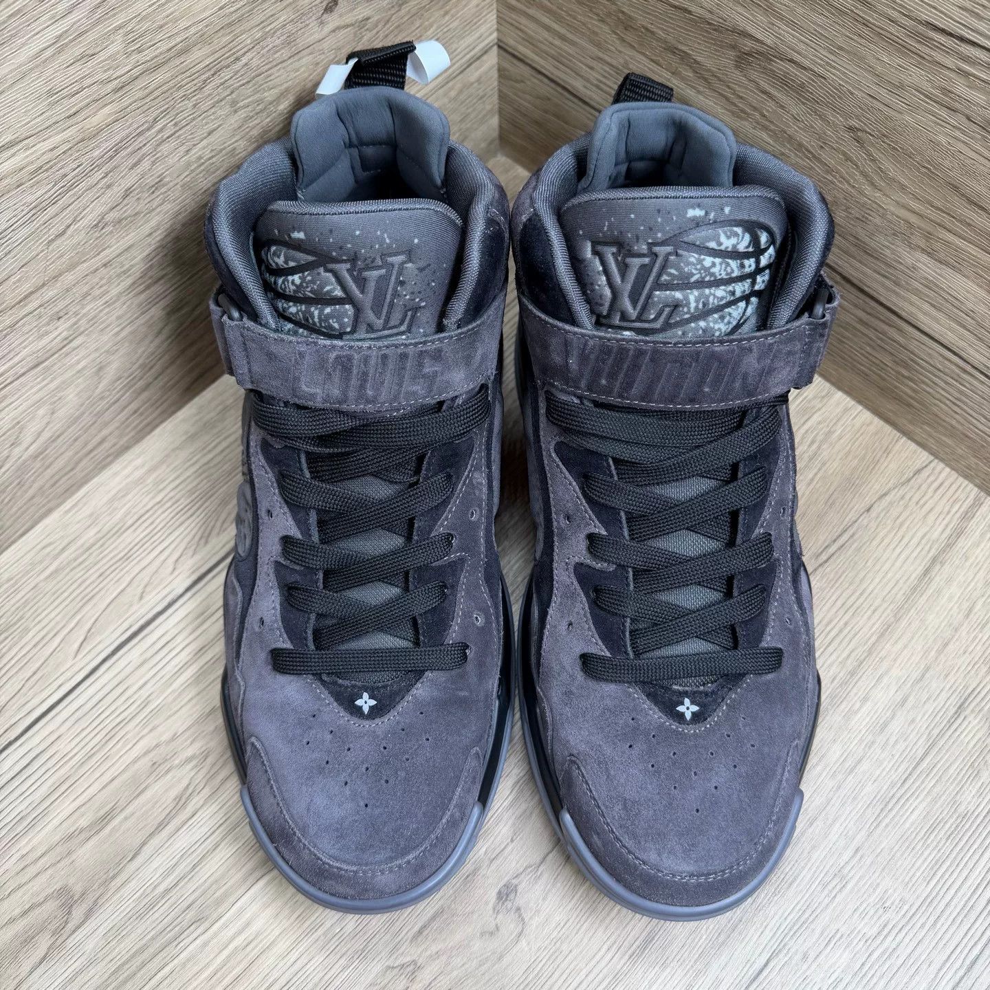 Louis Vuitton Louis Vuitton Gray Trainer 2 Mid Sneakers 7 Size US 8 / EU 41 - 4 Thumbnail