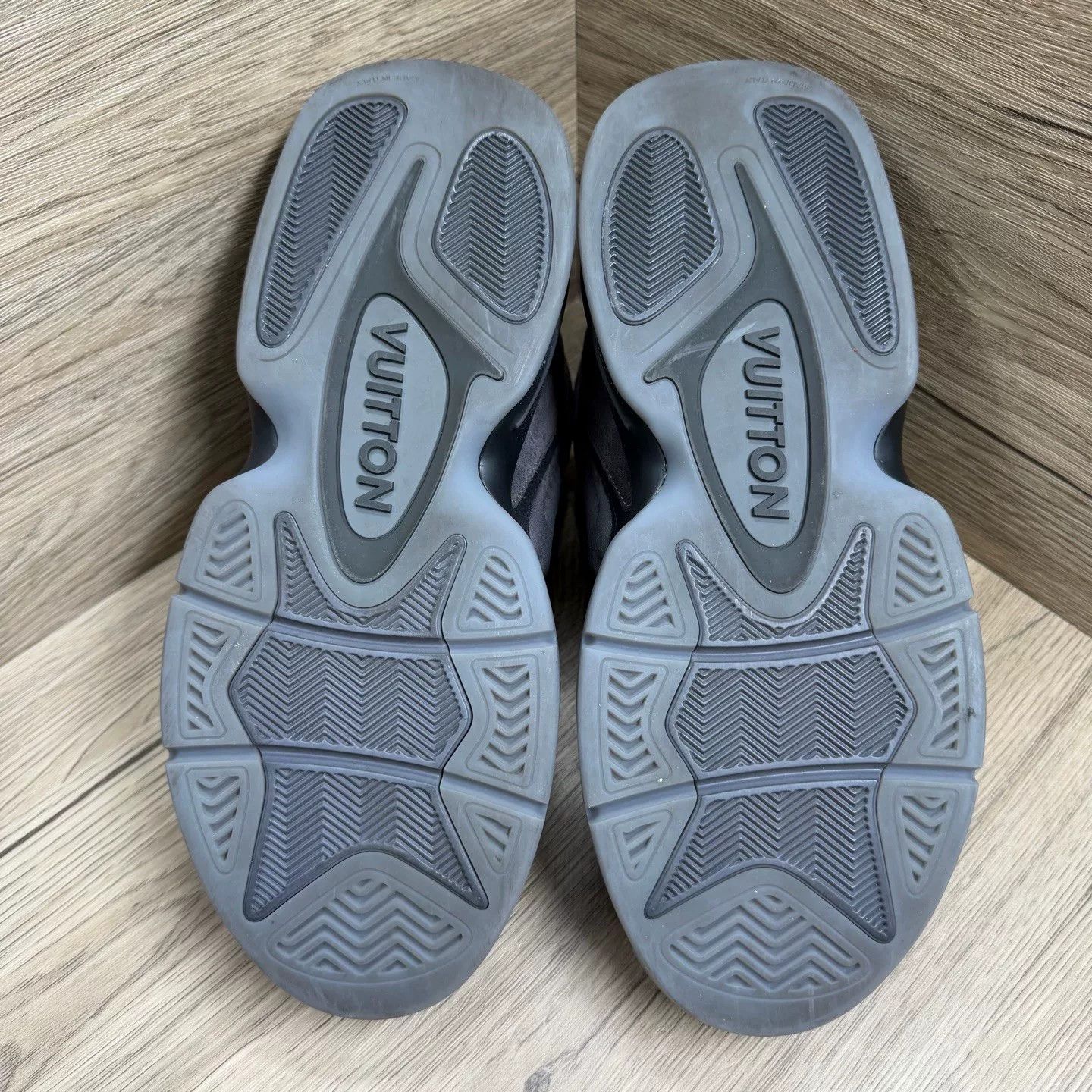 Louis Vuitton Louis Vuitton Gray Trainer 2 Mid Sneakers 7 Size US 8 / EU 41 - 7 Thumbnail