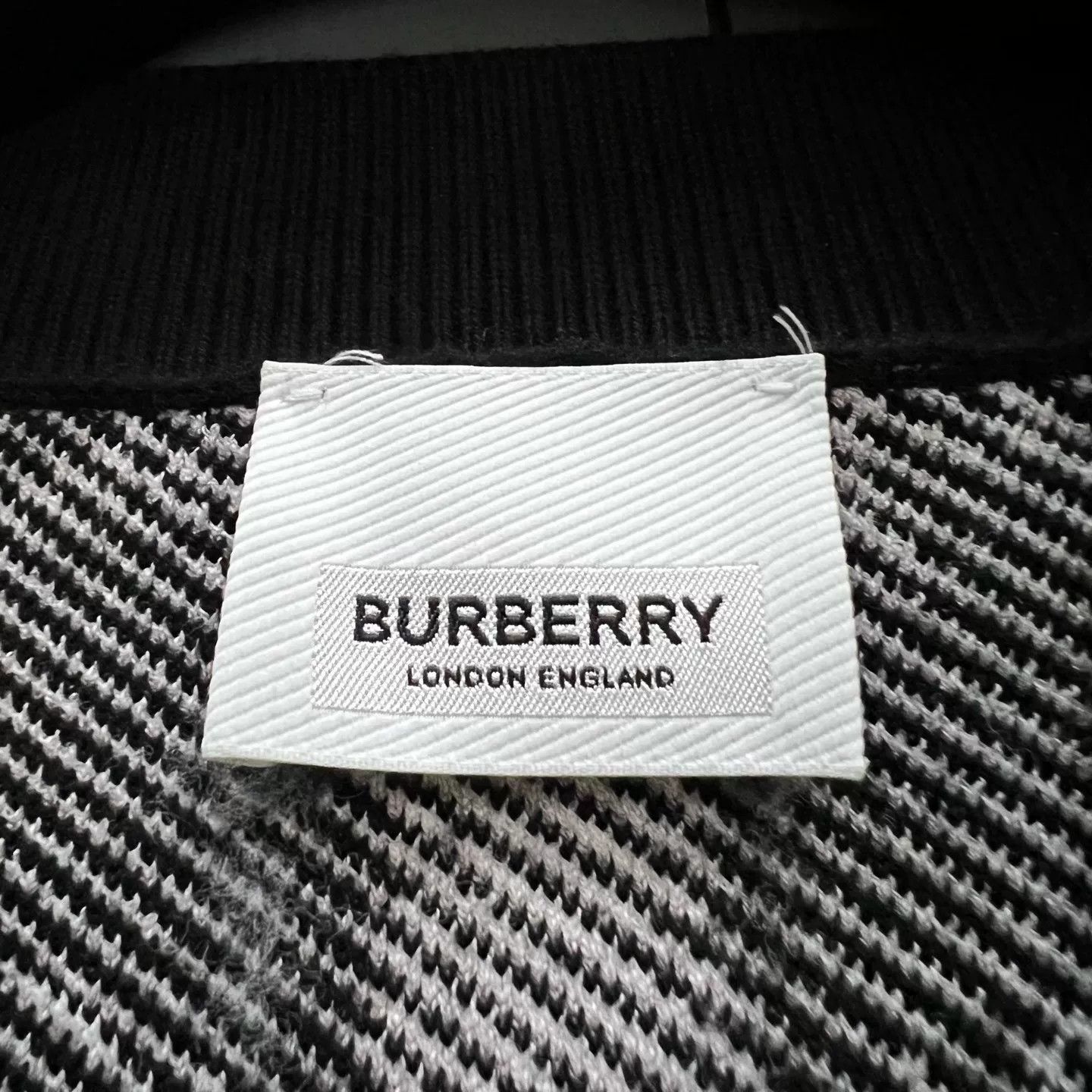 Burberry Burberry Rabbit Intarsia Knit Sweater Size S Size US S / EU 44-46 / 1 - 4 Thumbnail