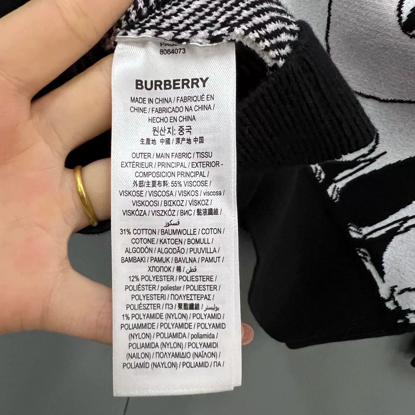 Burberry Burberry Rabbit Intarsia Knit Sweater Size S Size US S / EU 44-46 / 1 - 5 Thumbnail