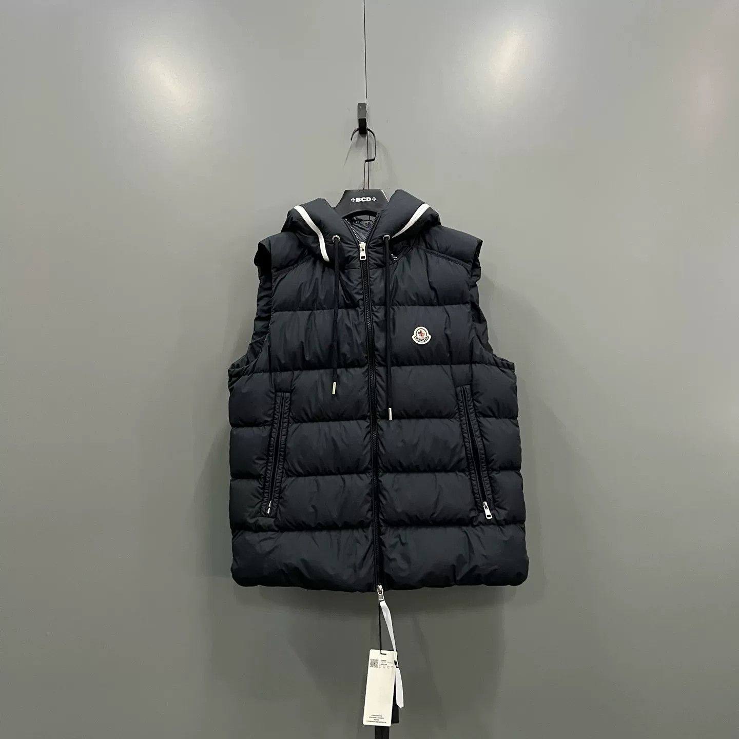 Moncler Moncler Cardamine Hooded Down Vest Size 4 Size US XL / EU 56 / 4 - 2 Thumbnail