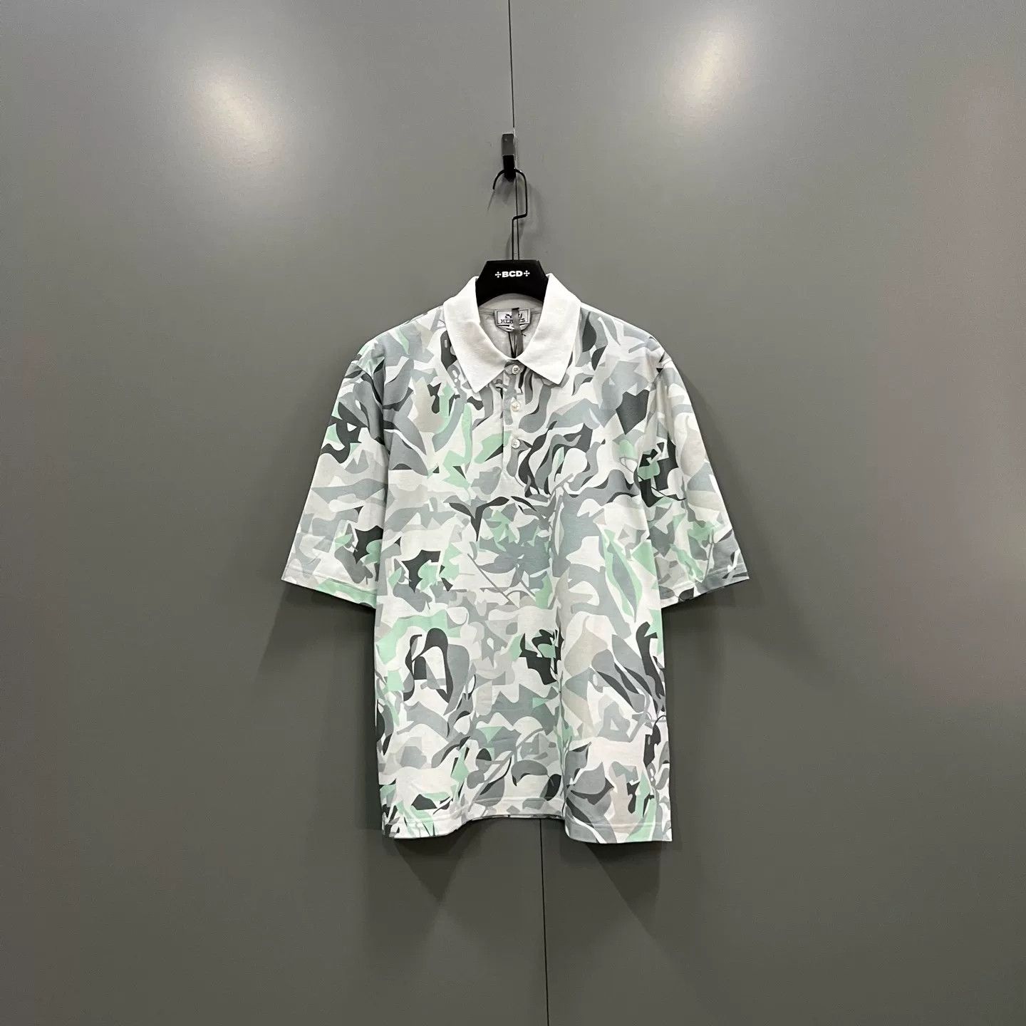 Hermes Hermes Camouflage Polo Shirt Size XL Size US XL / EU 56 / 4 - 2 Thumbnail